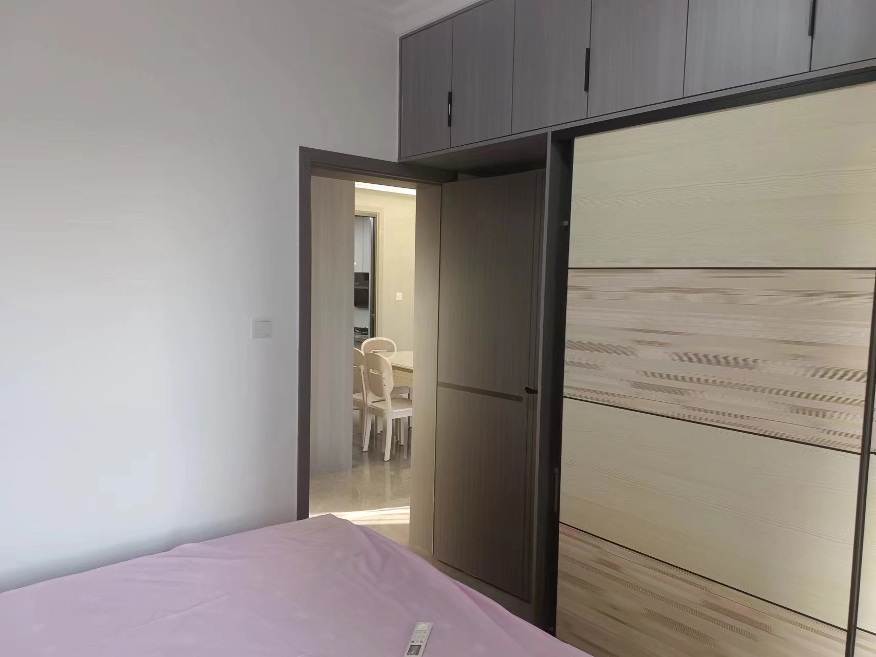 互助小区  1室0厅0卫    1300.0元/月