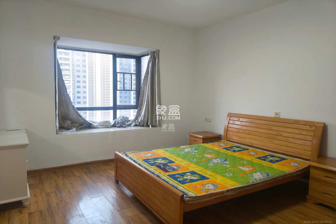 光明E城  4室2厅2卫    2800.0元/月 光明E城  4室2厅2卫    2800.0元/月室内图