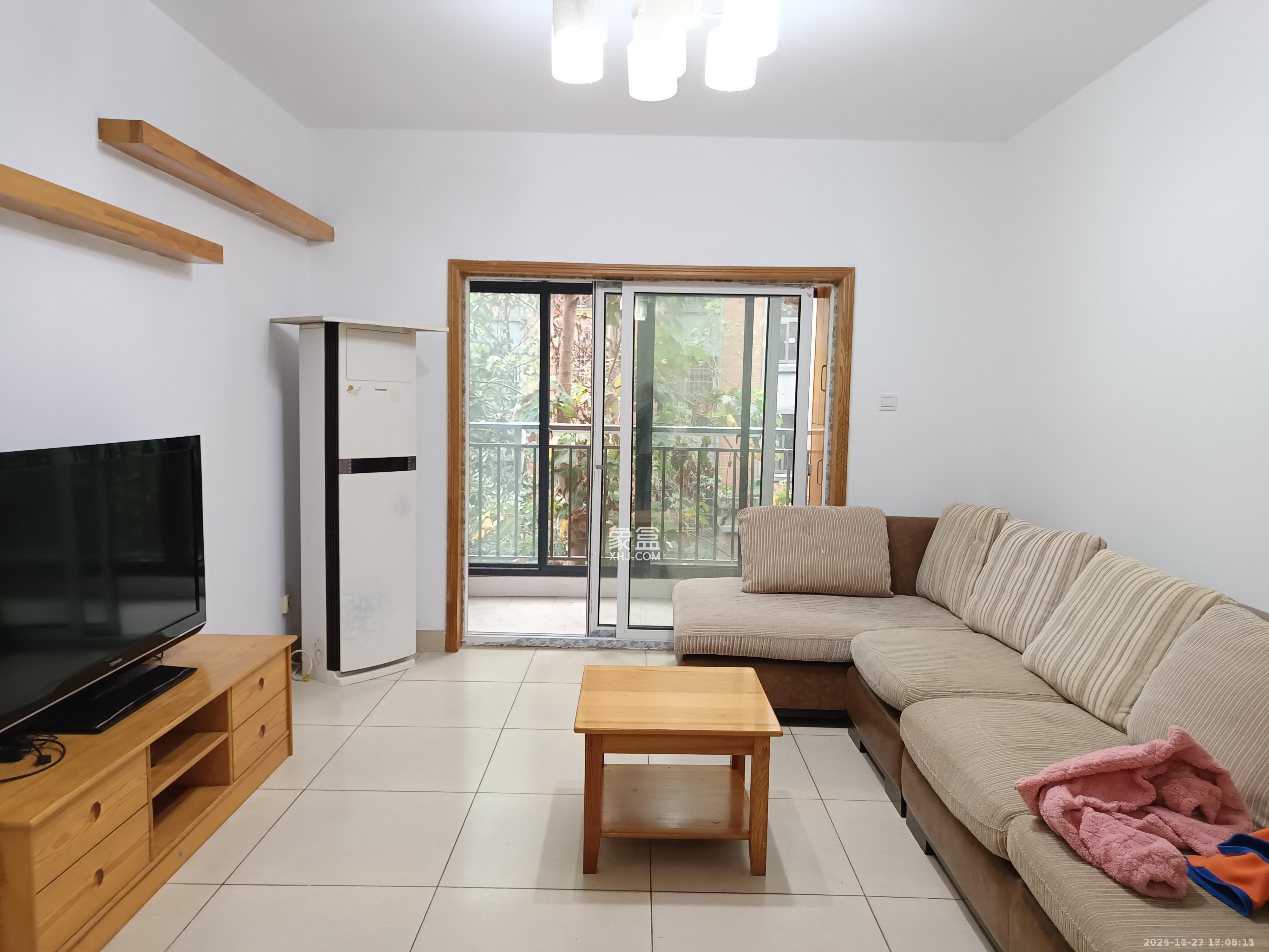 山水湾 3室2厅1卫 1800.0元/月 山水湾 3室2厅1卫 1800.0元/月室内图