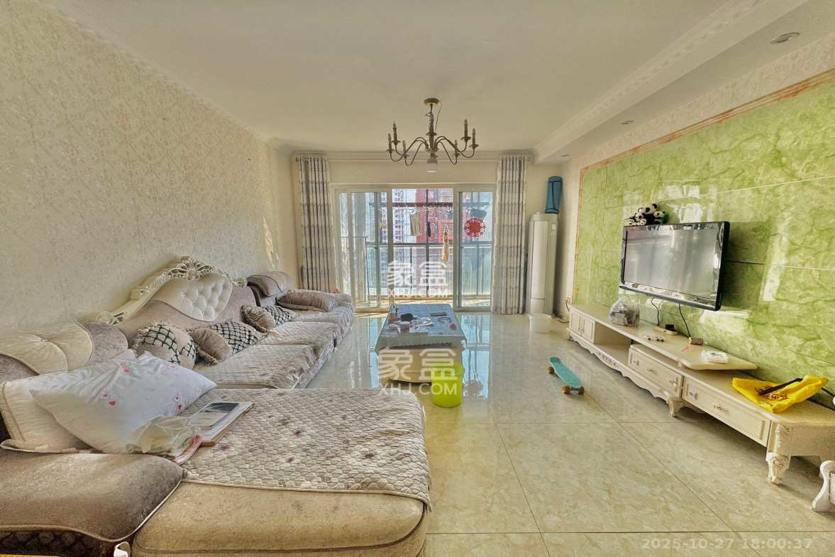 联美品格 4室2厅2卫 2700.0元/月 联美品格 4室2厅2卫 2700.0元/月室内图