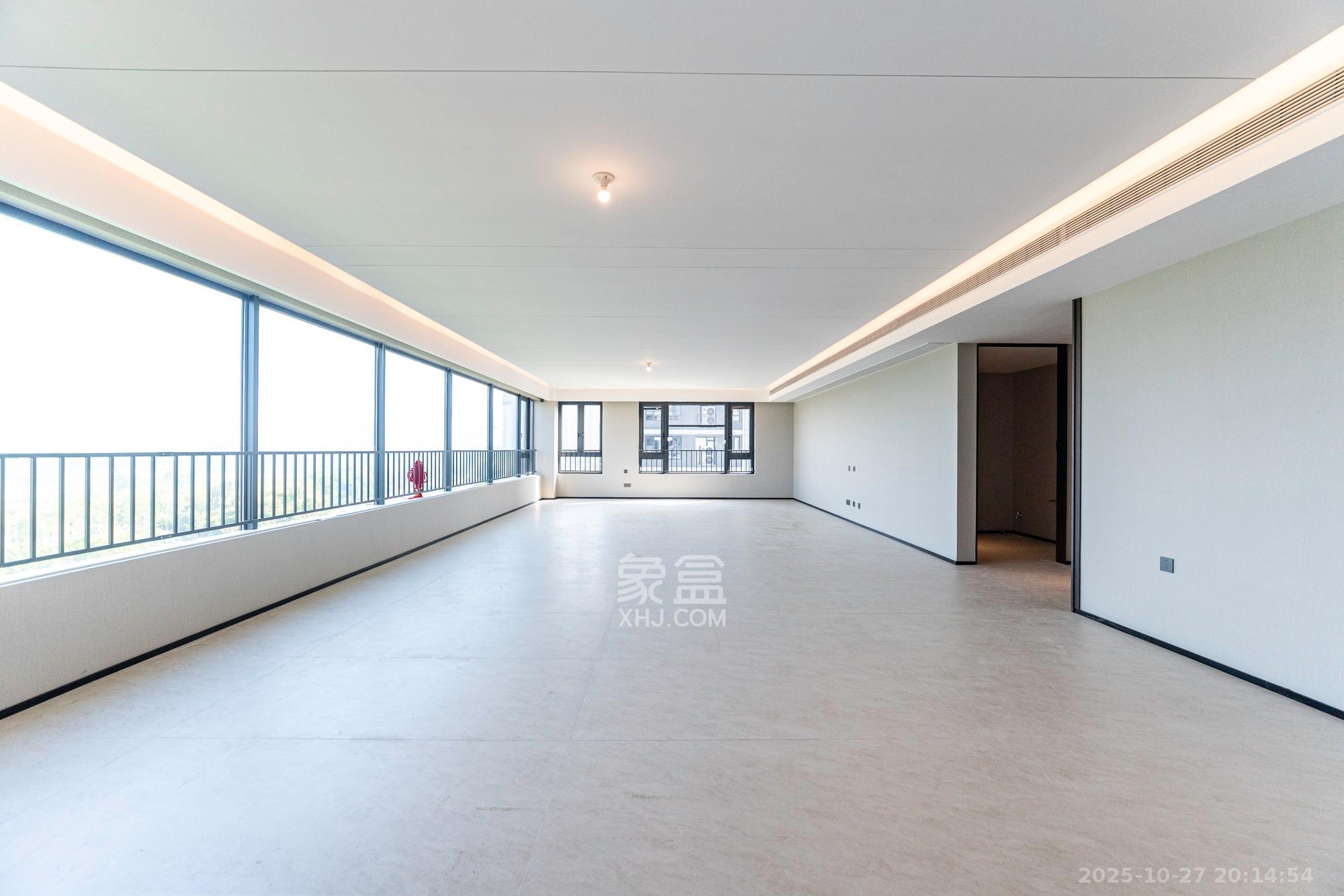 万科松湖天地  4室2厅3卫    465.0万 万科松湖天地  4室2厅3卫    465.0万