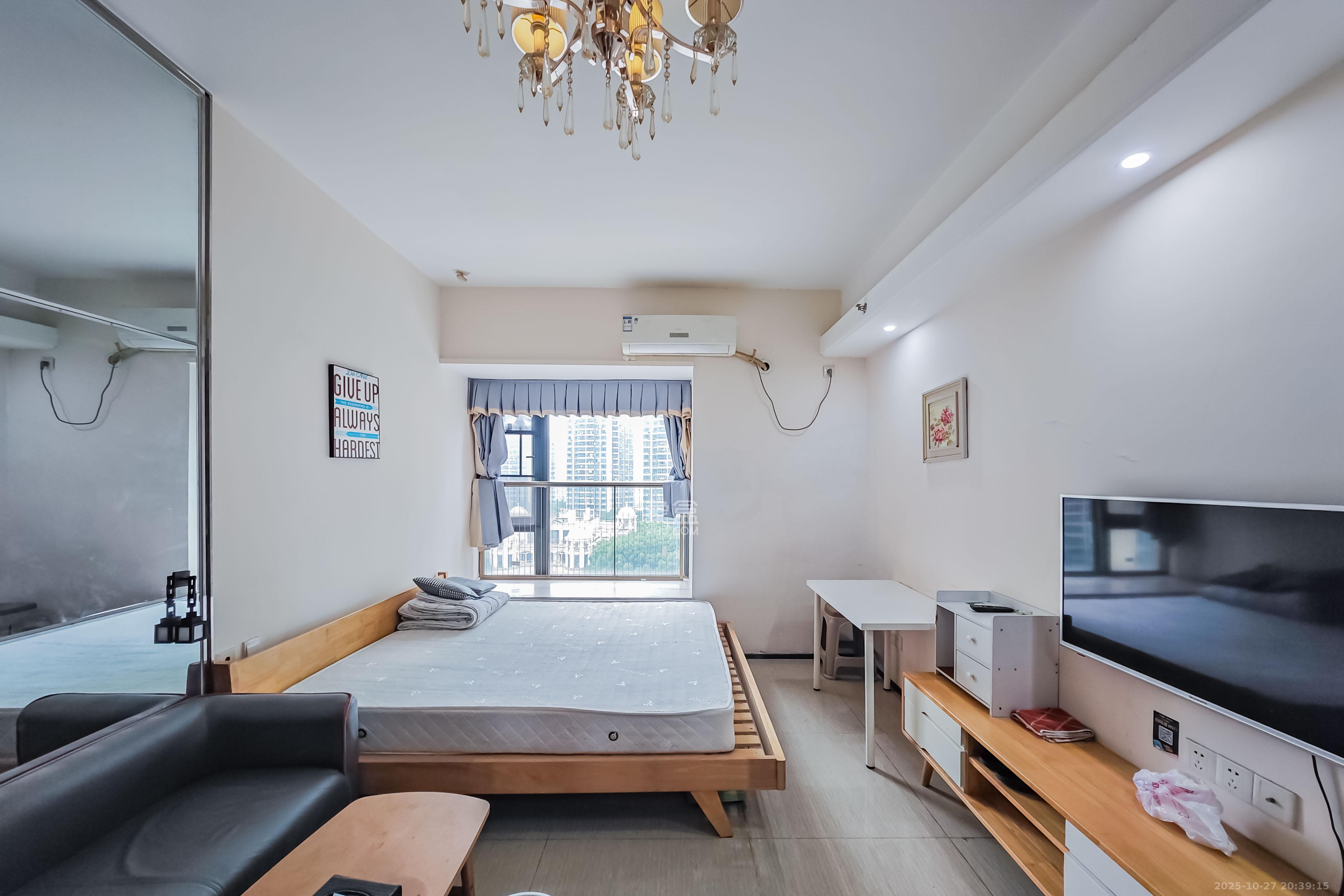 恒大国际广场  1室0厅0卫    18.0万 恒大国际广场  1室0厅0卫    18.0万客厅