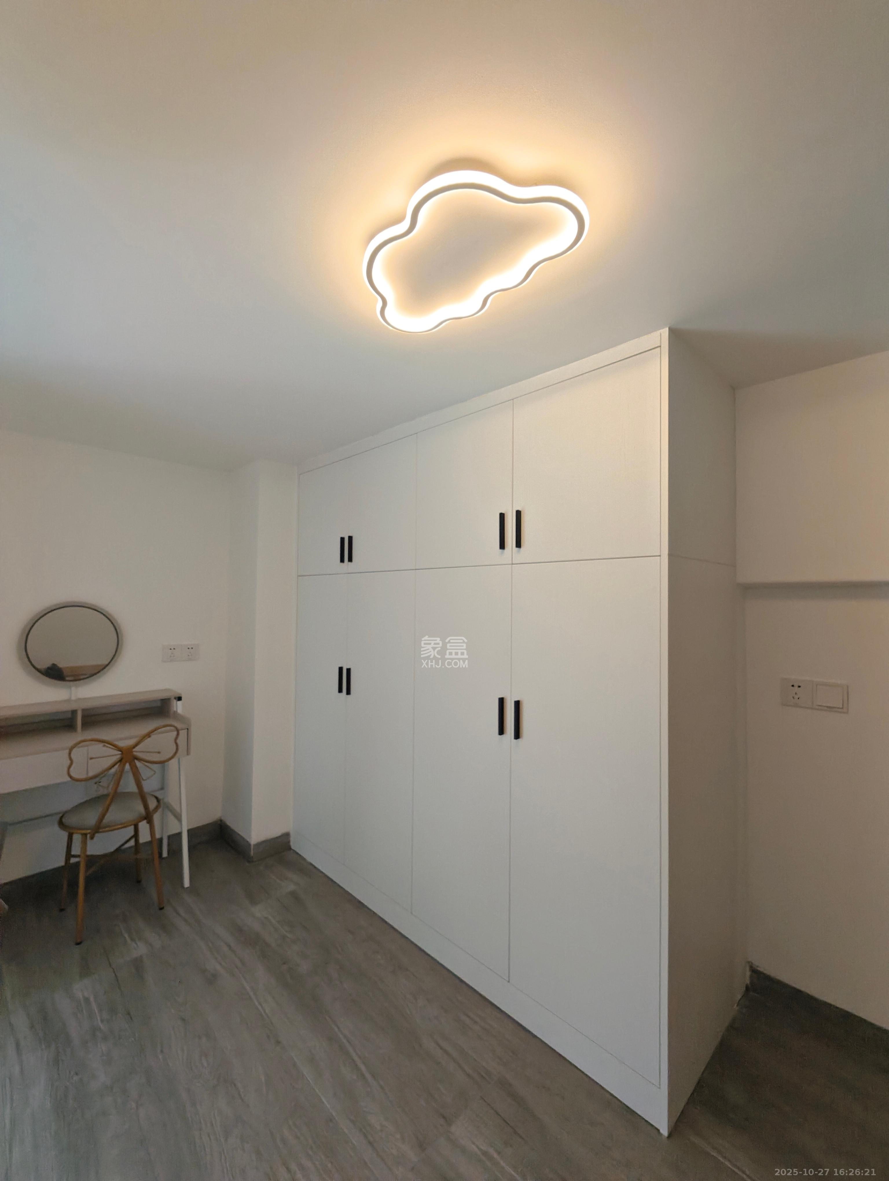 天麓轻奢国际  2室1厅1卫    2200.0元/月 天麓轻奢国际  2室1厅1卫    2200.0元/月室内图