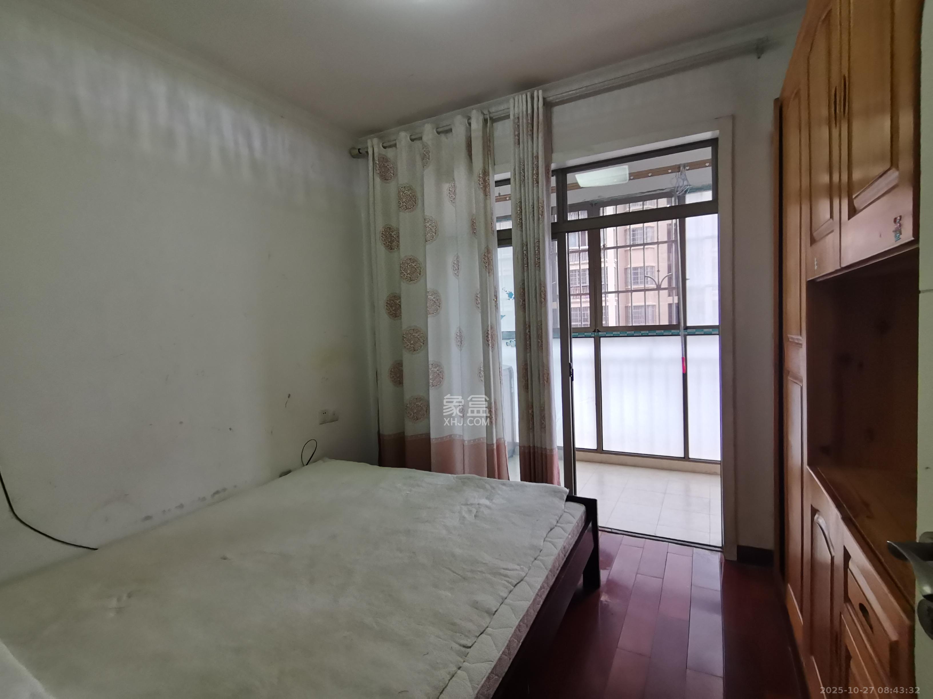 层上观邸  3室2厅1卫    2100.0元/月室内图