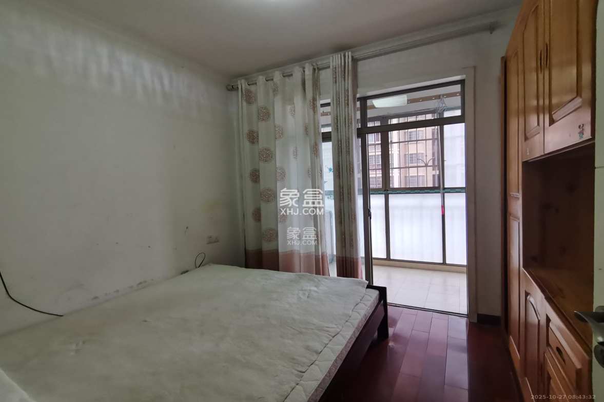 层上观邸  3室2厅1卫    2100.0元/月 层上观邸  3室2厅1卫    2100.0元/月室内图