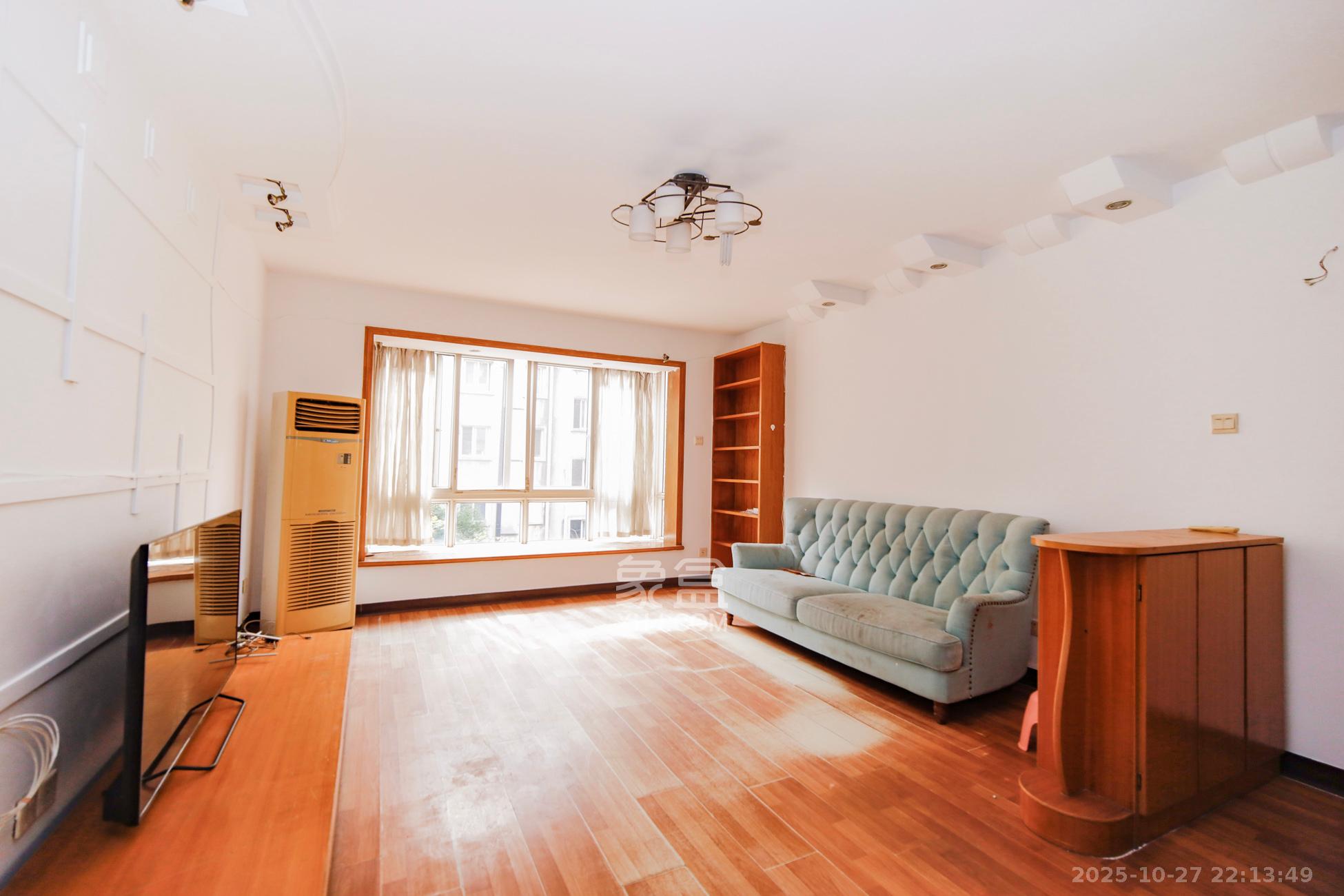 融城花苑  3室2厅2卫    56.8万