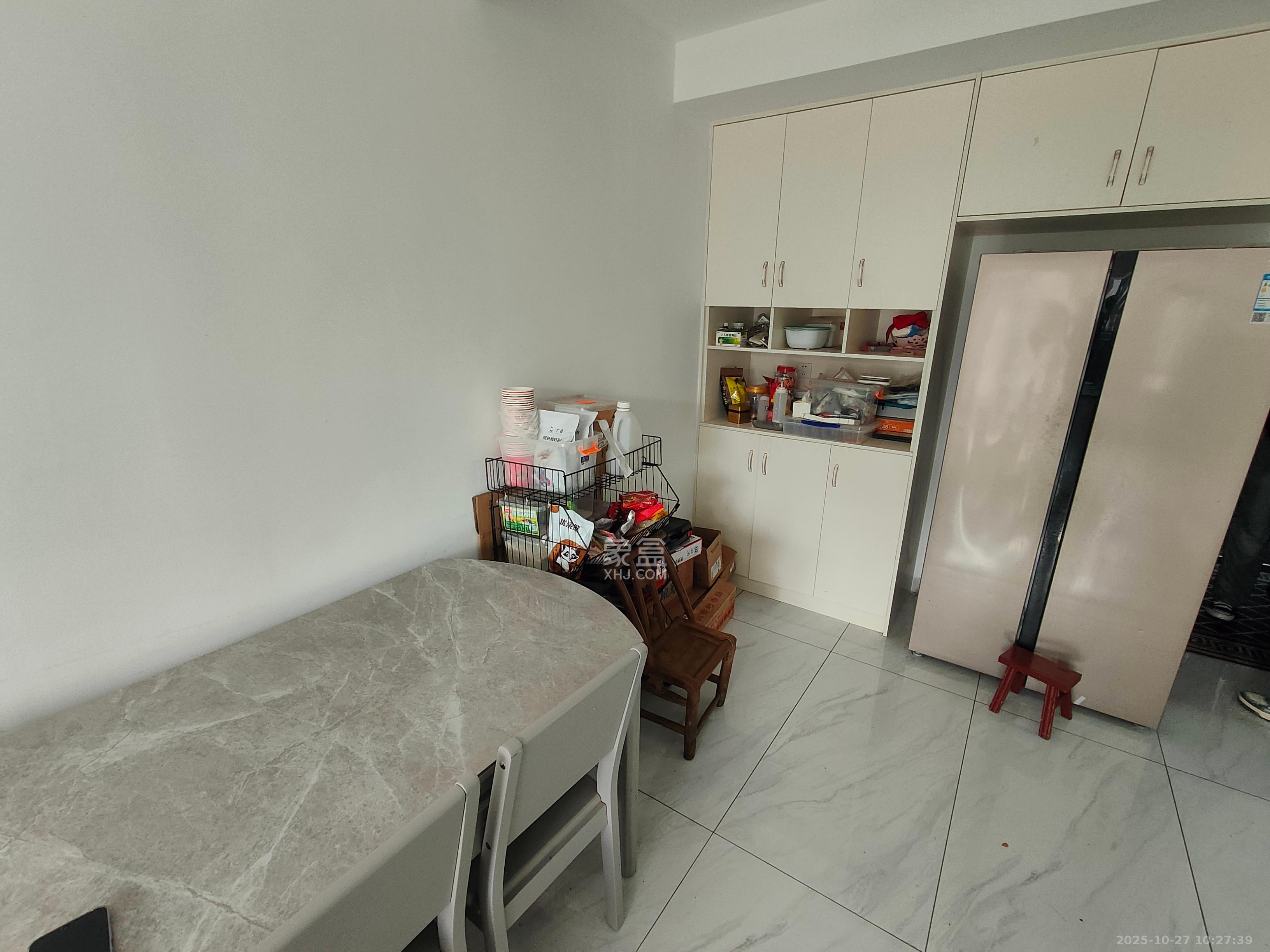 中梁星都荟  3室2厅2卫    2300.0元/月室内图