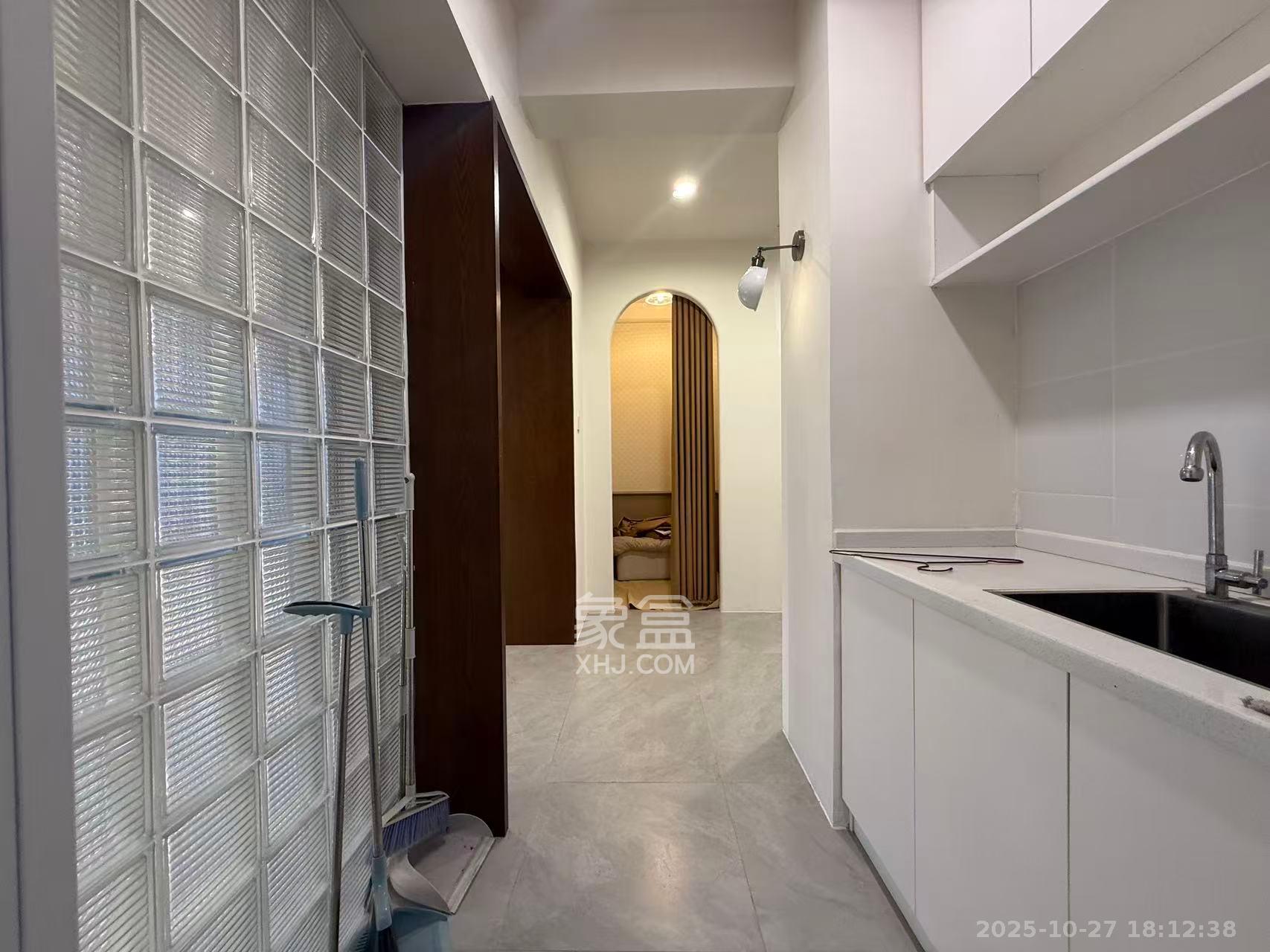 人瑞潇湘国际  1室1厅1卫    5500.0元/月 人瑞潇湘国际  1室1厅1卫    5500.0元/月室内图