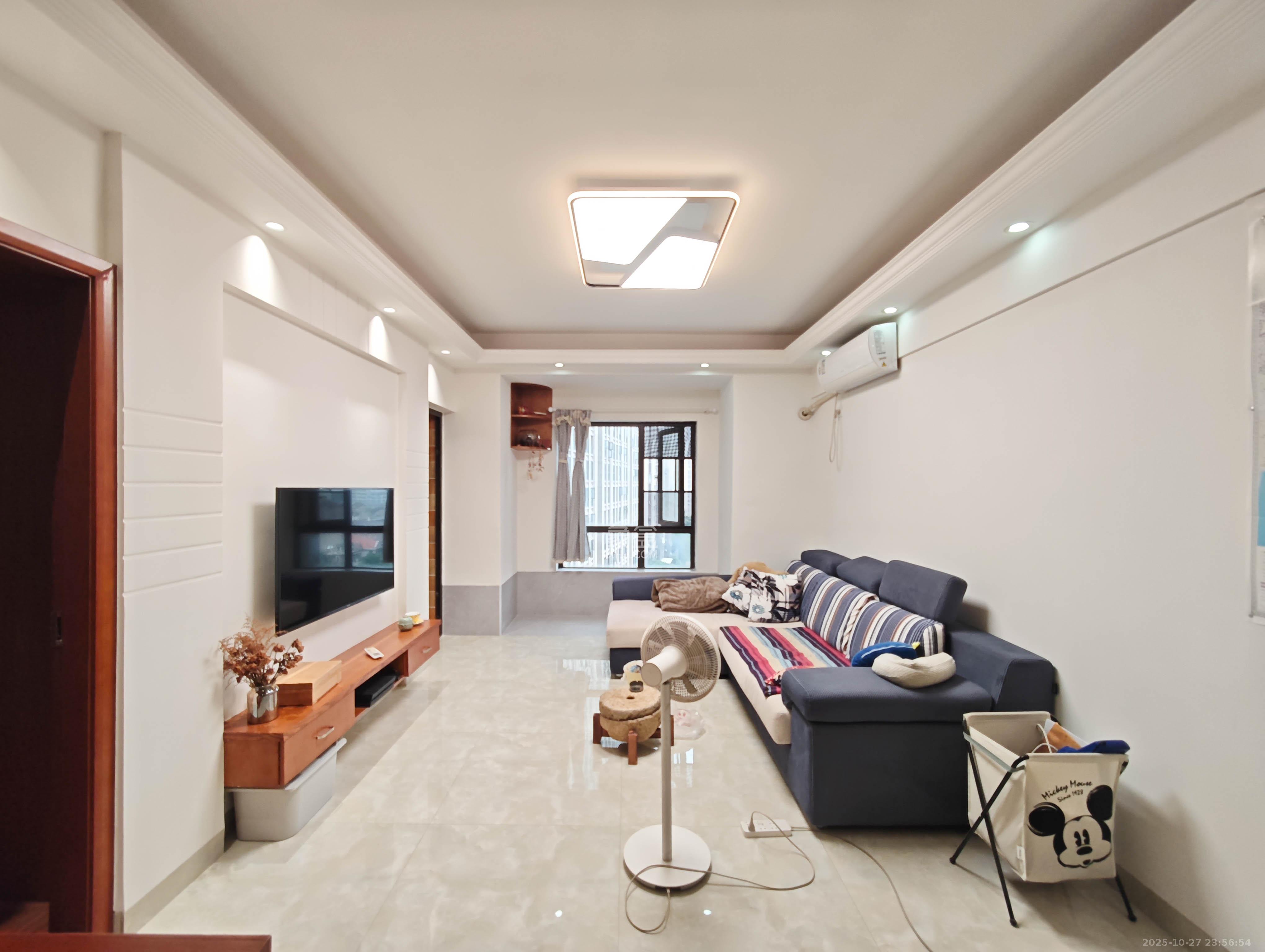 美洲故事高层  1室1厅1卫    50.0万客厅