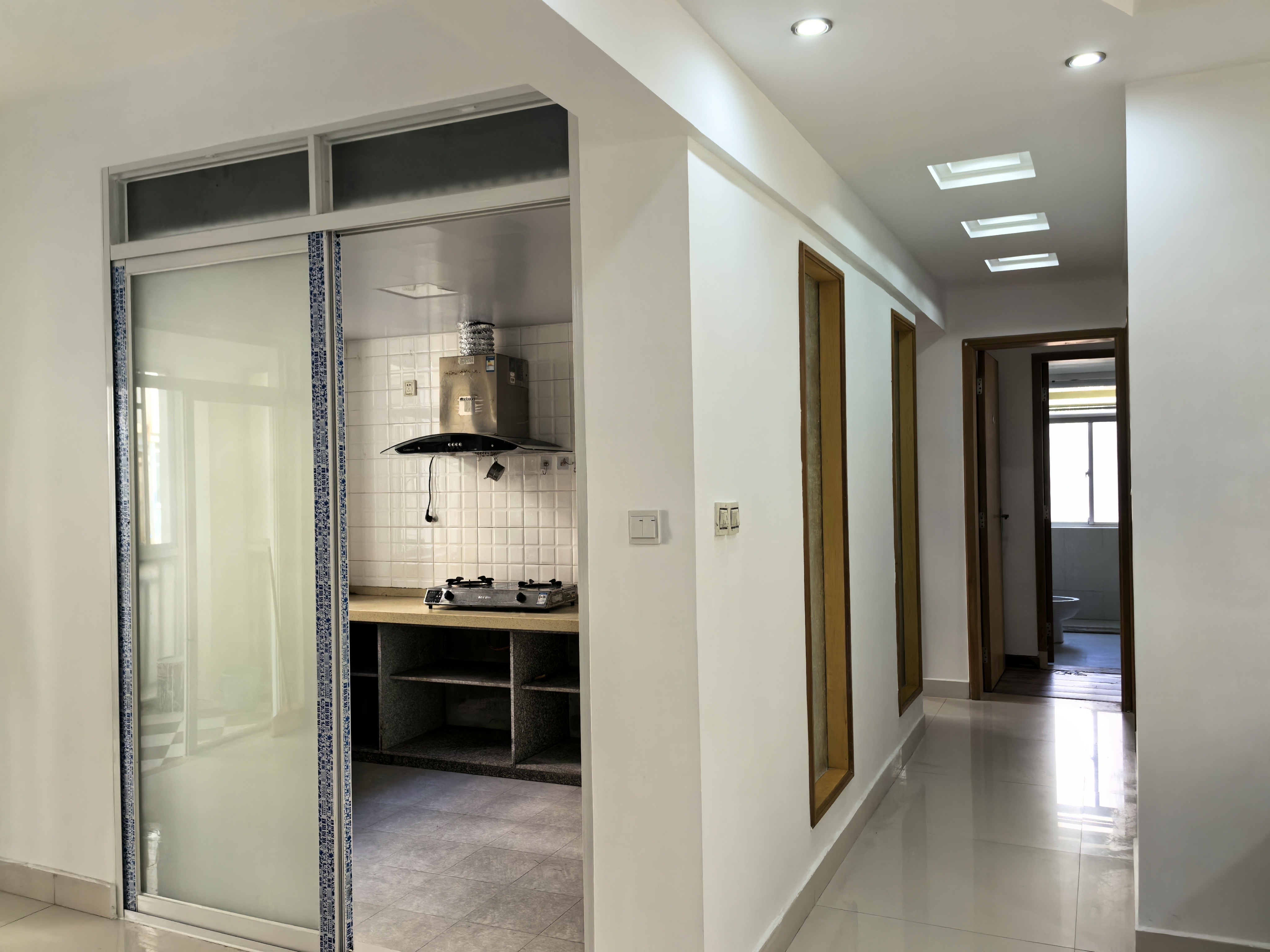 滨海华庭 3室2厅2卫 2800.0元/月 滨海华庭 3室2厅2卫 2800.0元/月室内图