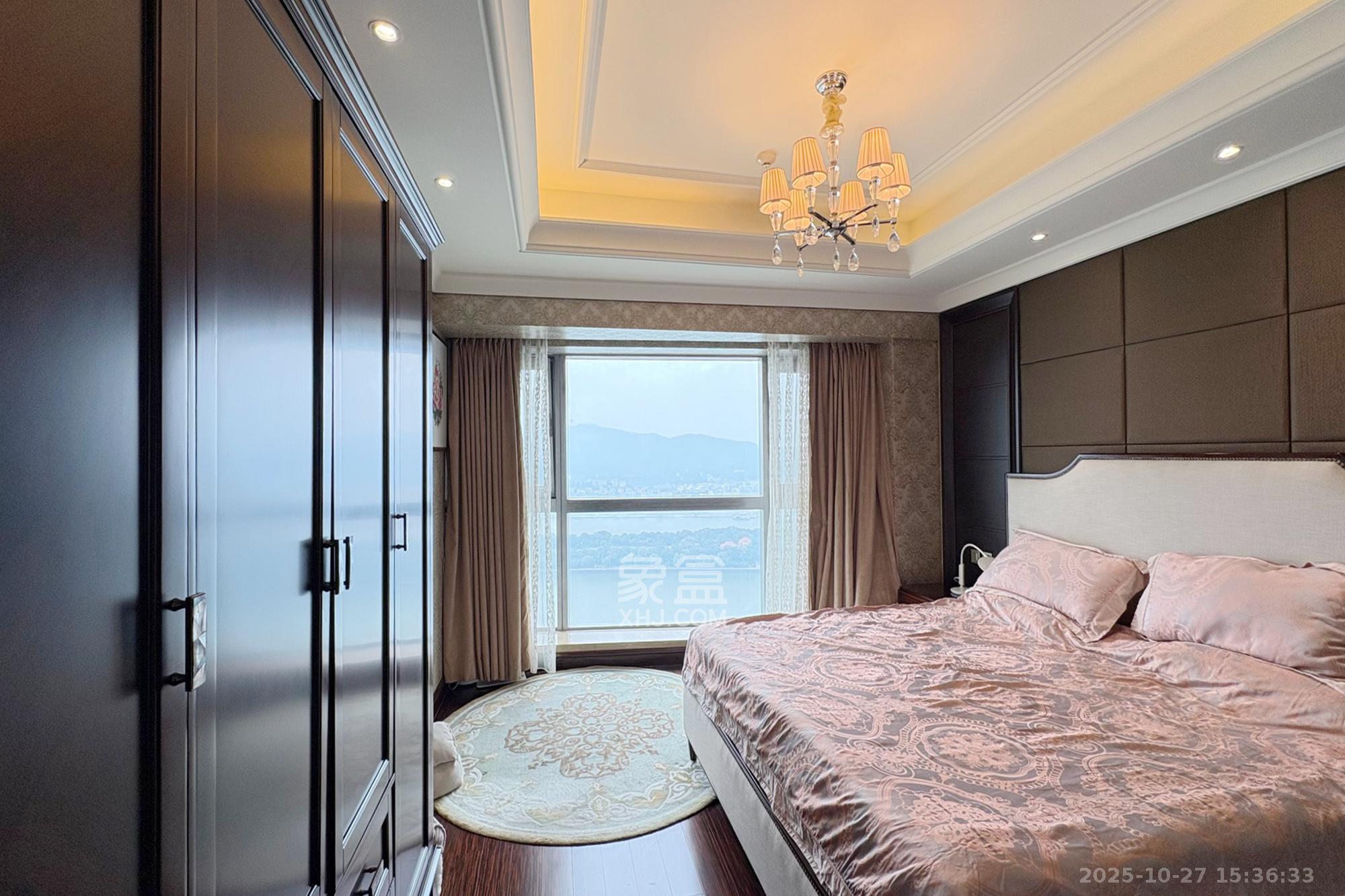 华远隆玺  4室2厅3卫    550.0万 华远隆玺  4室2厅3卫    550.0万卧室