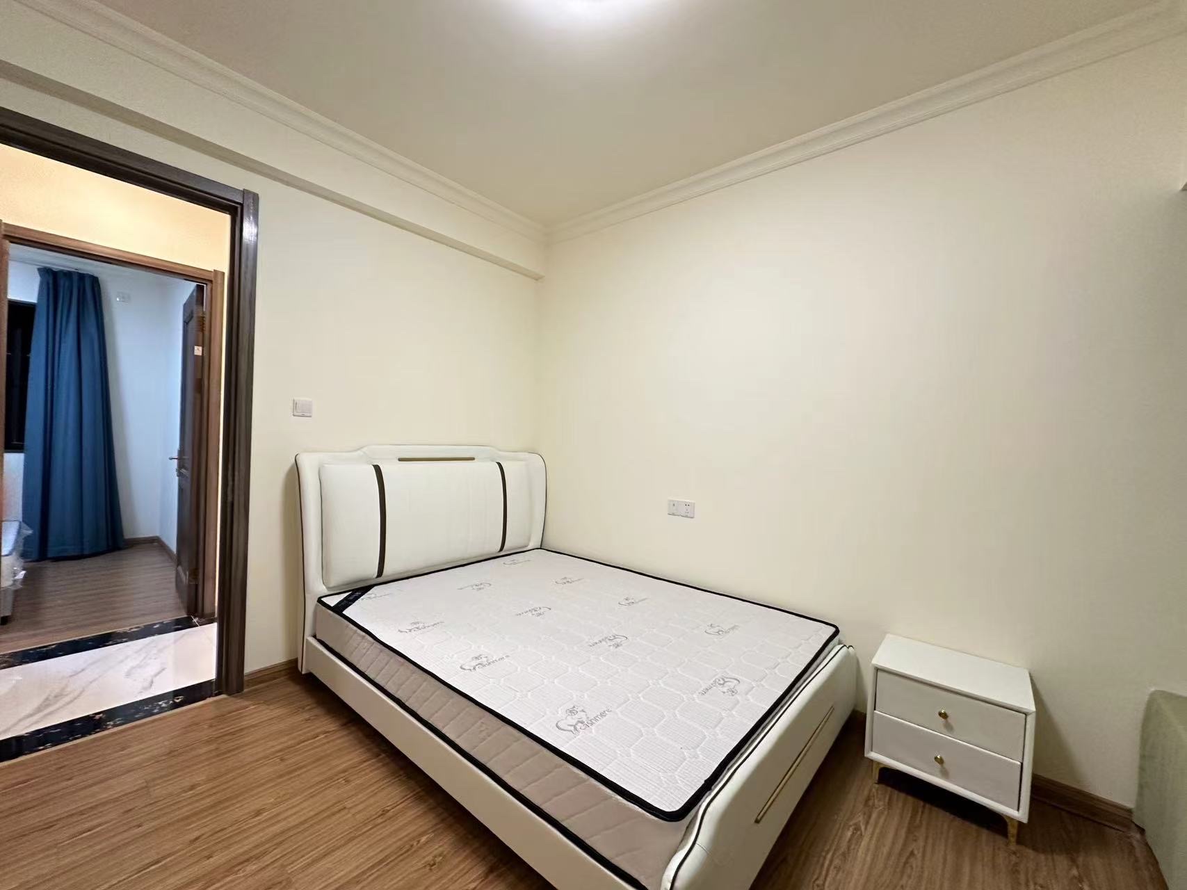 华耀碧桂园十里江湾誉峯 1室0厅0卫 2500.0元/月 华耀碧桂园十里江湾誉峯 1室0厅0卫 2500.0元/月室内图