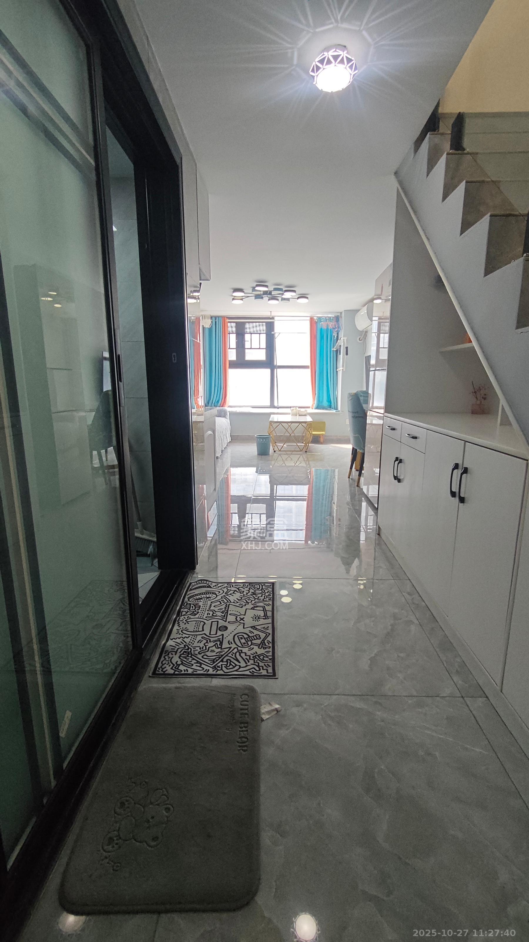 弘坤云寓  1室1厅1卫    2500.0元/月