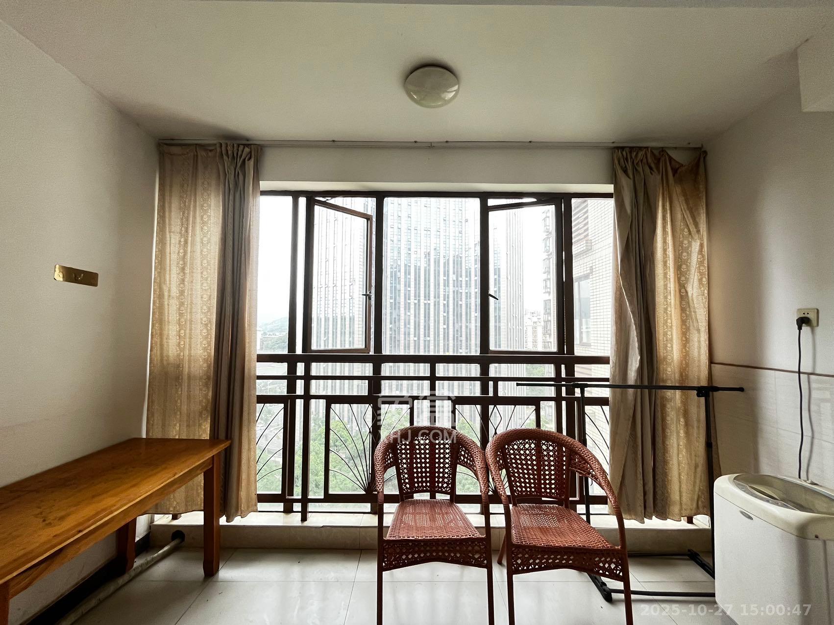 高信向日葵  3室2厅2卫    2600.0元/月室内图