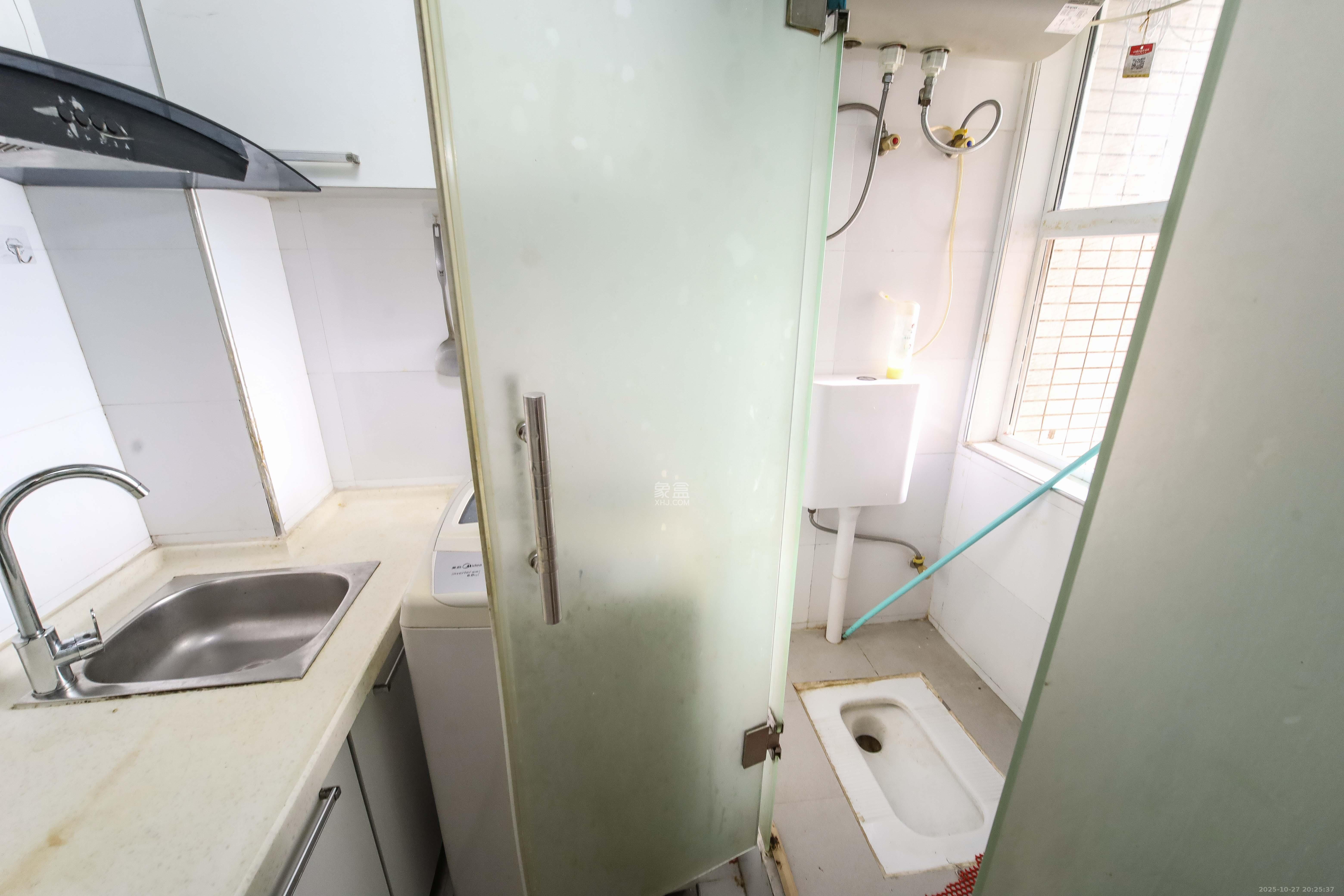 旭日东升 1室1厅1卫 32.5万 旭日东升 1室1厅1卫 32.5万卫生间