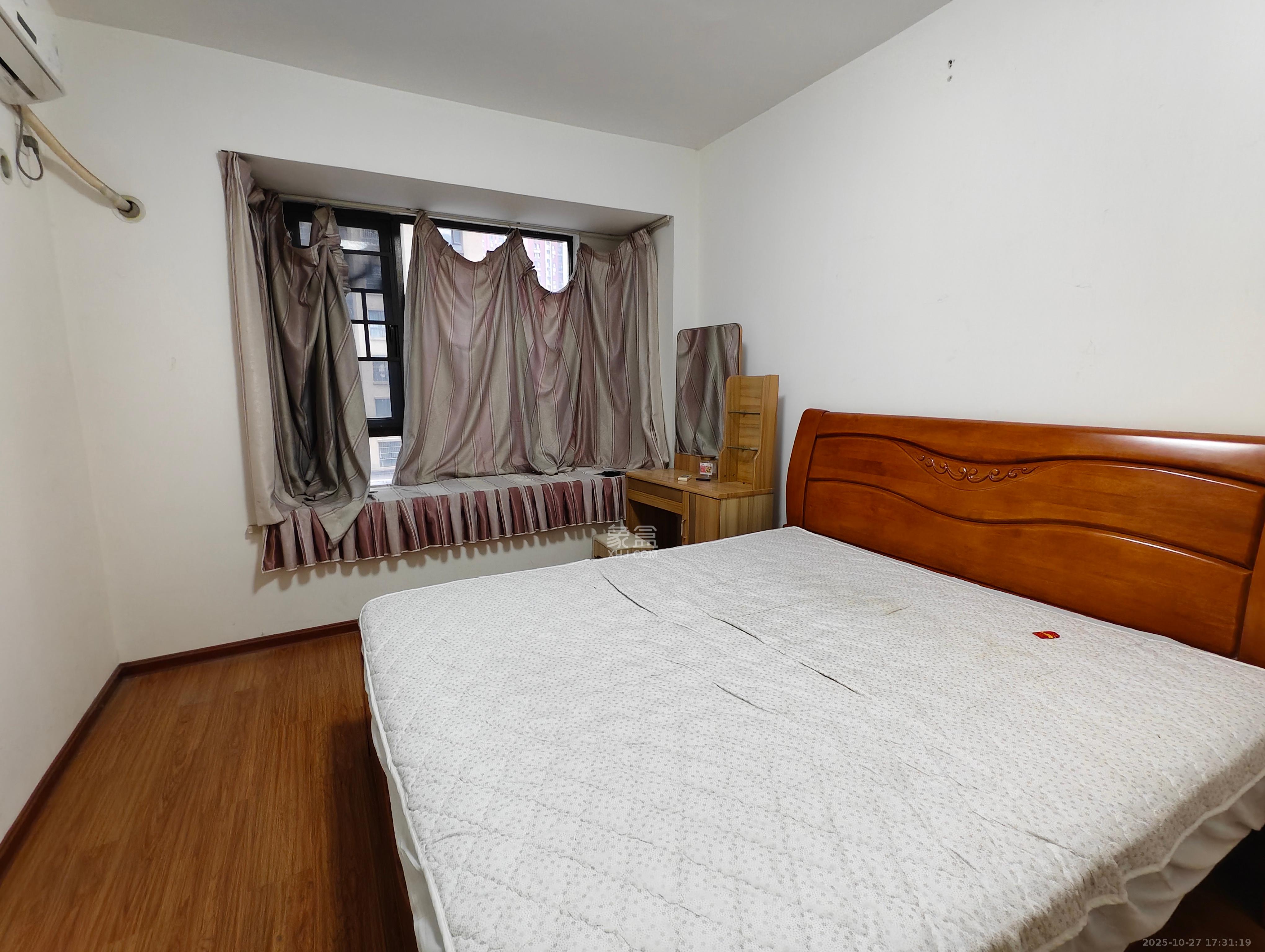 华润凤凰城三期  2室2厅1卫    1800.0元/月 华润凤凰城三期  2室2厅1卫    1800.0元/月室内图