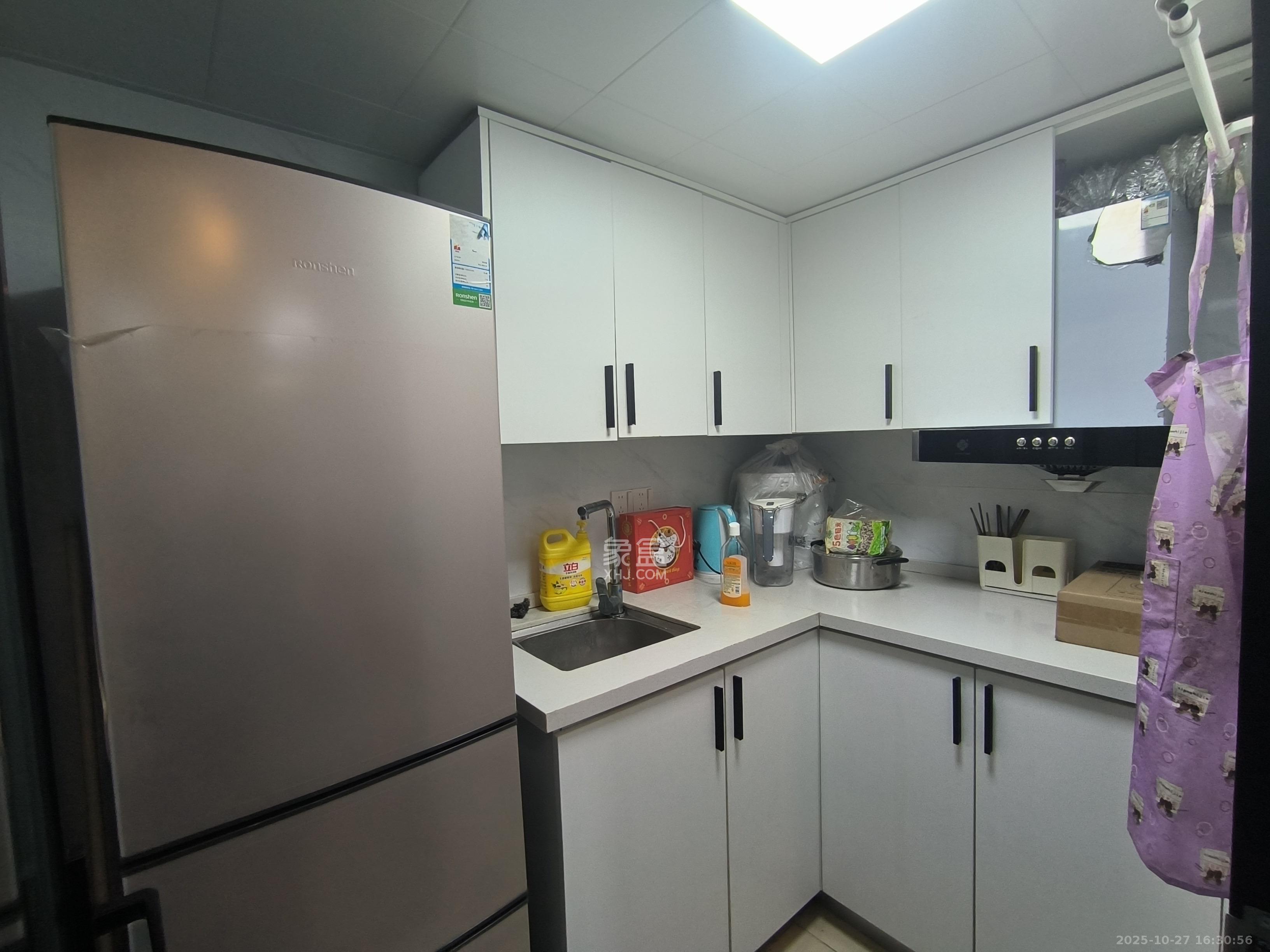 越秀悦湖台  2室1厅1卫    2400.0元/月室内图