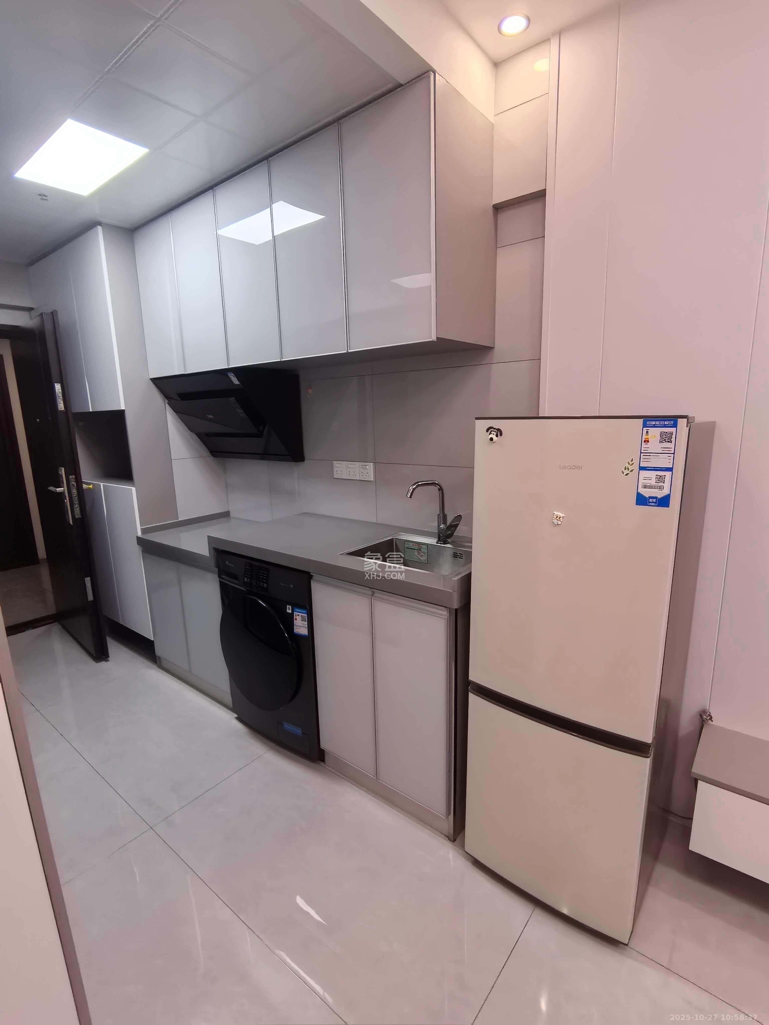 鄱阳汇金中心 1室0厅0卫 1400.0元/月 鄱阳汇金中心 1室0厅0卫 1400.0元/月室内图