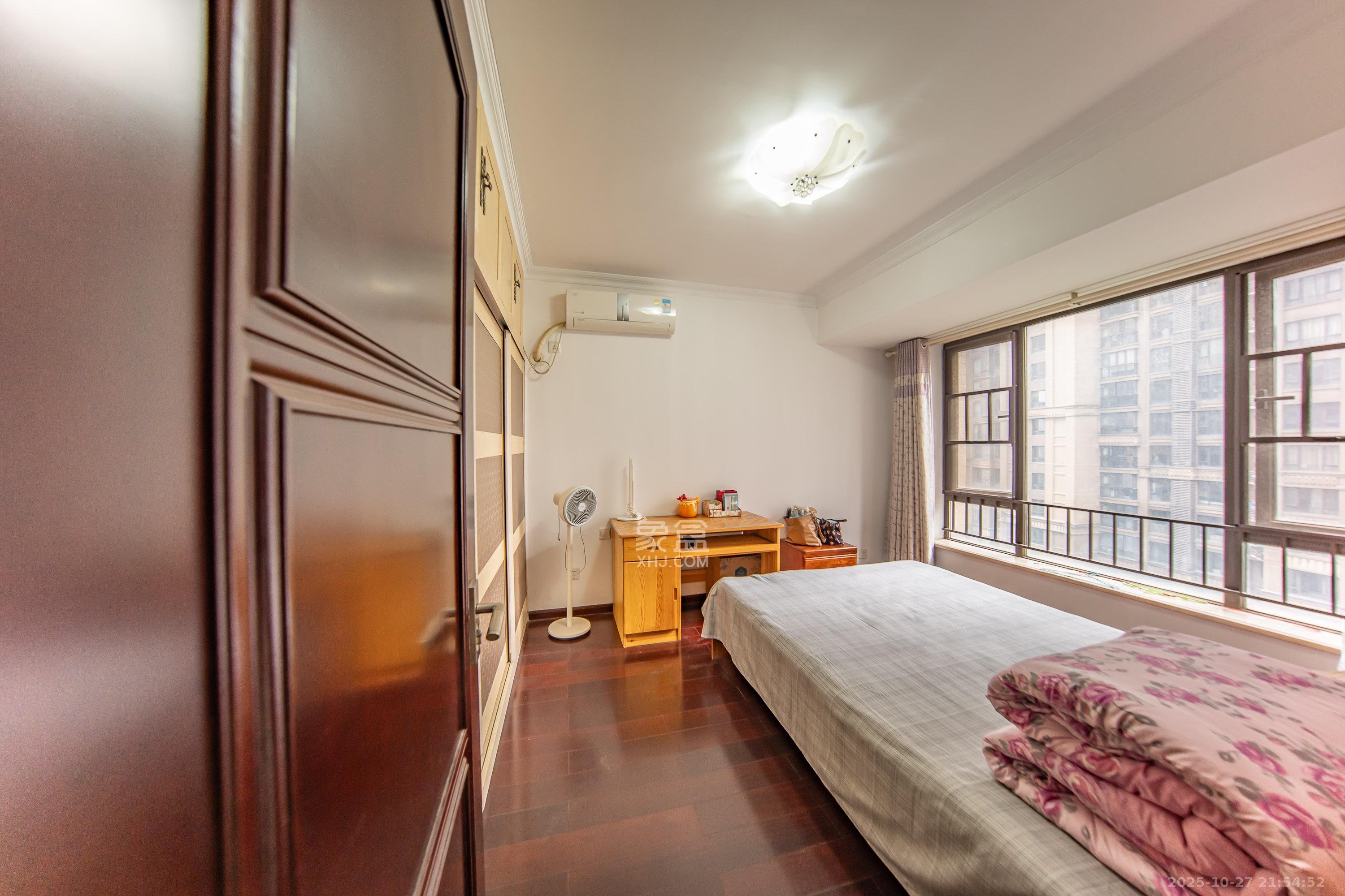 中海国际一期  3室2厅1卫    62.8万卧室