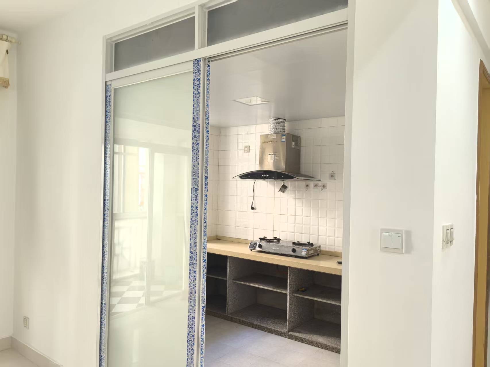 滨海华庭  3室2厅2卫    2800.0元/月室内图