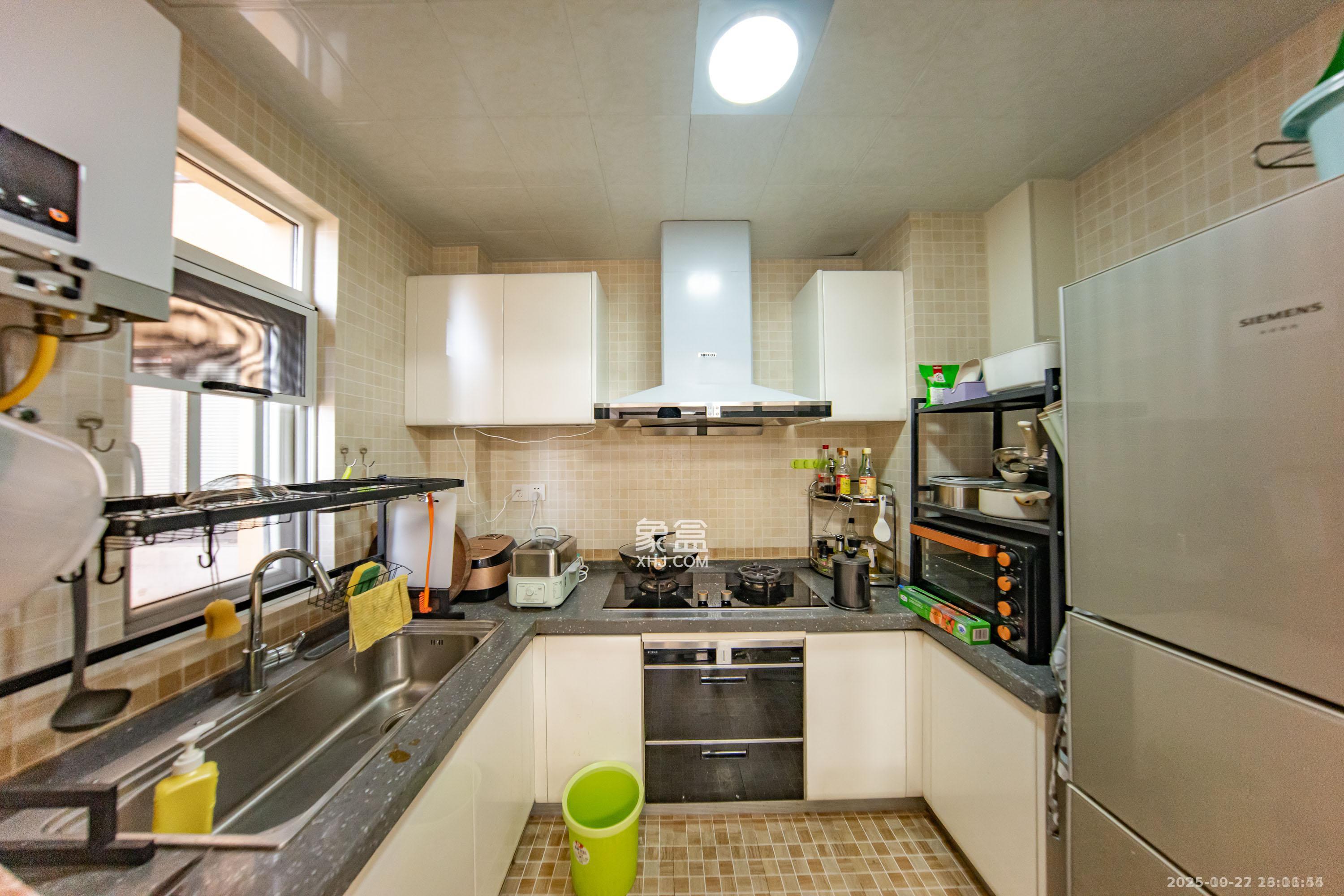 米兰春天 3室2厅2卫 2300.0元/月 米兰春天 3室2厅2卫 2300.0元/月室内图