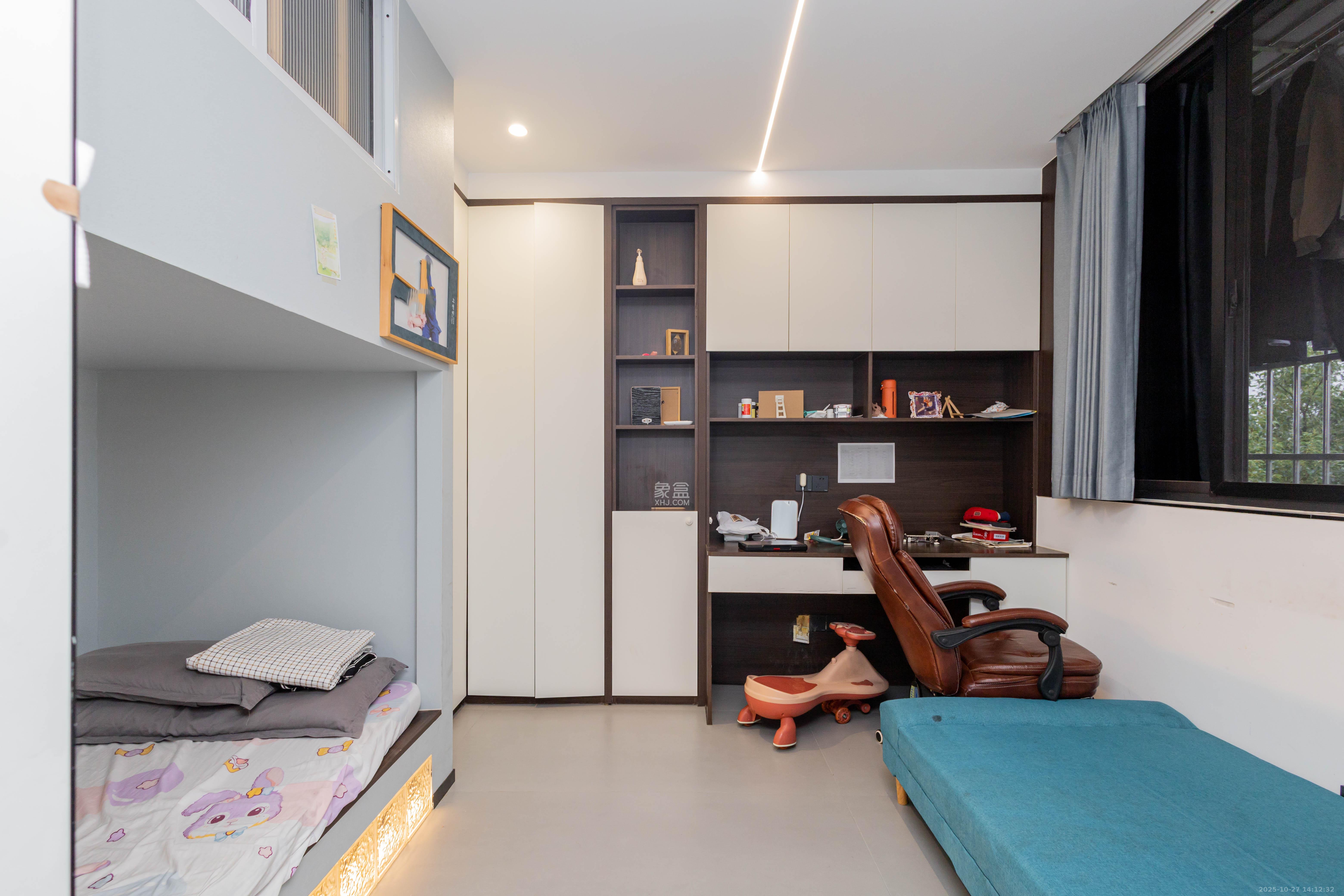 滨湖小区（湖南农业大学）  4室2厅2卫    98.0万卧室