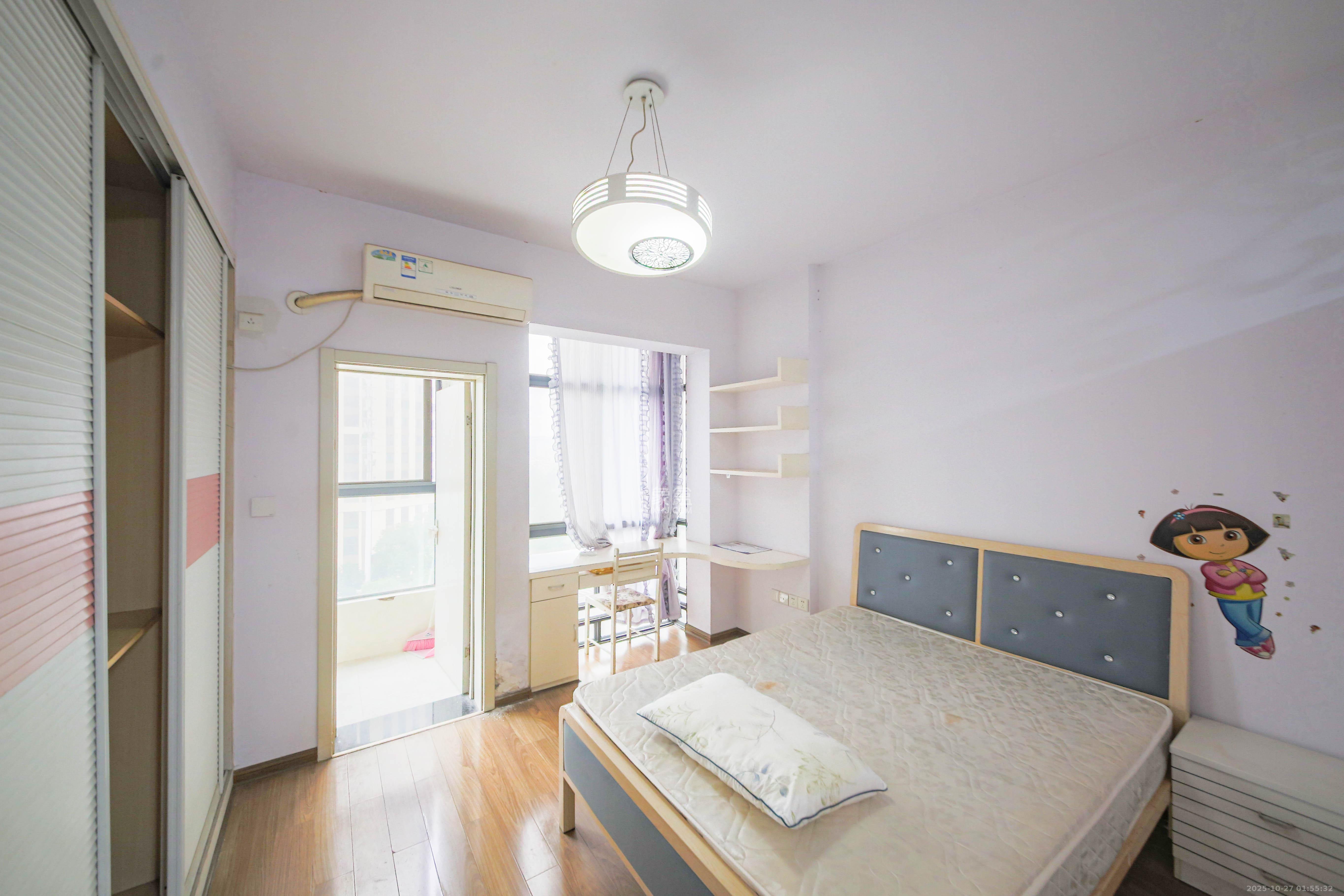 满庭芳小区  1室1厅1卫    50.0万卧室