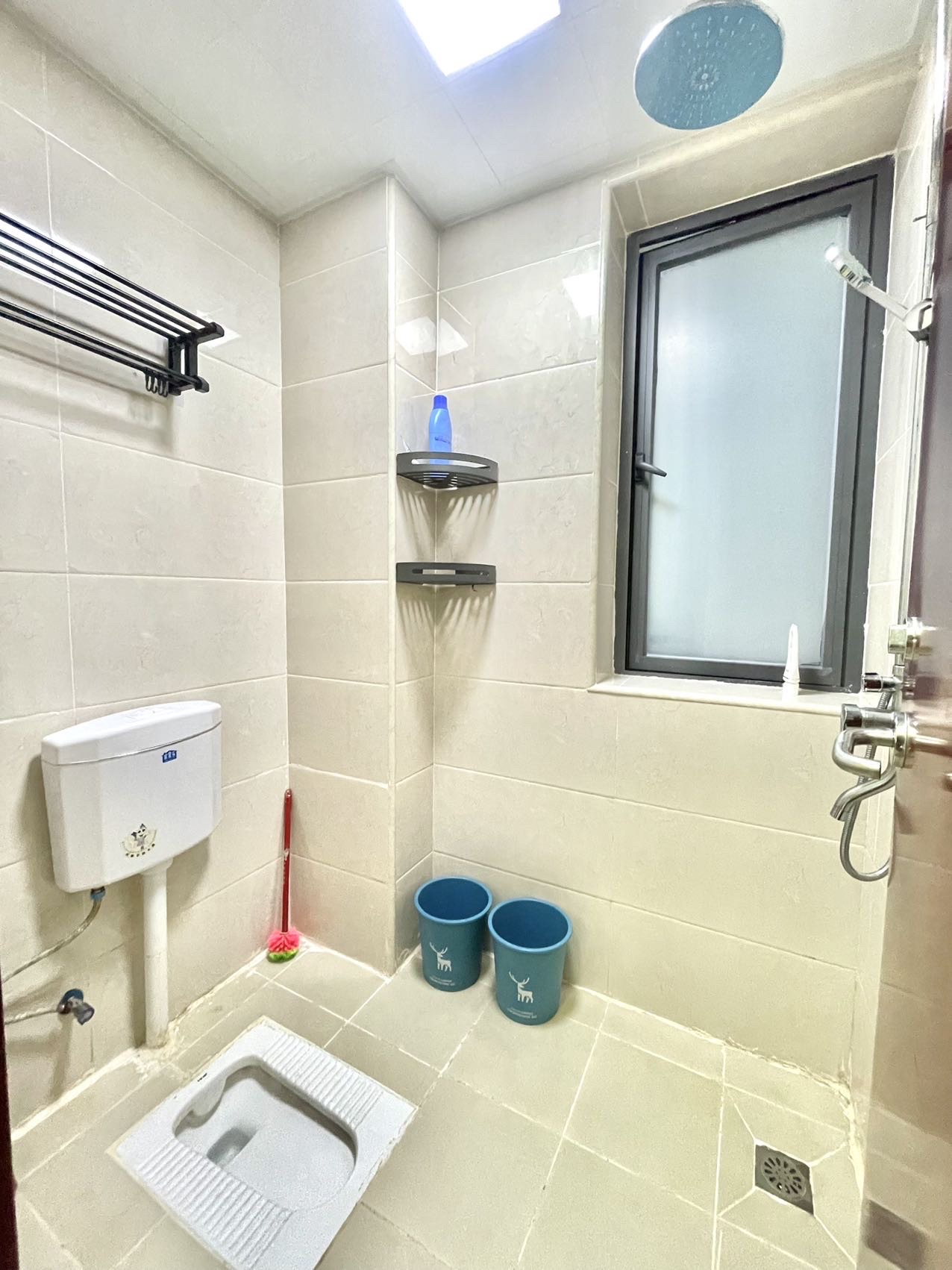 坡巷雅苑  3室2厅1卫    2800.0元/月室内图