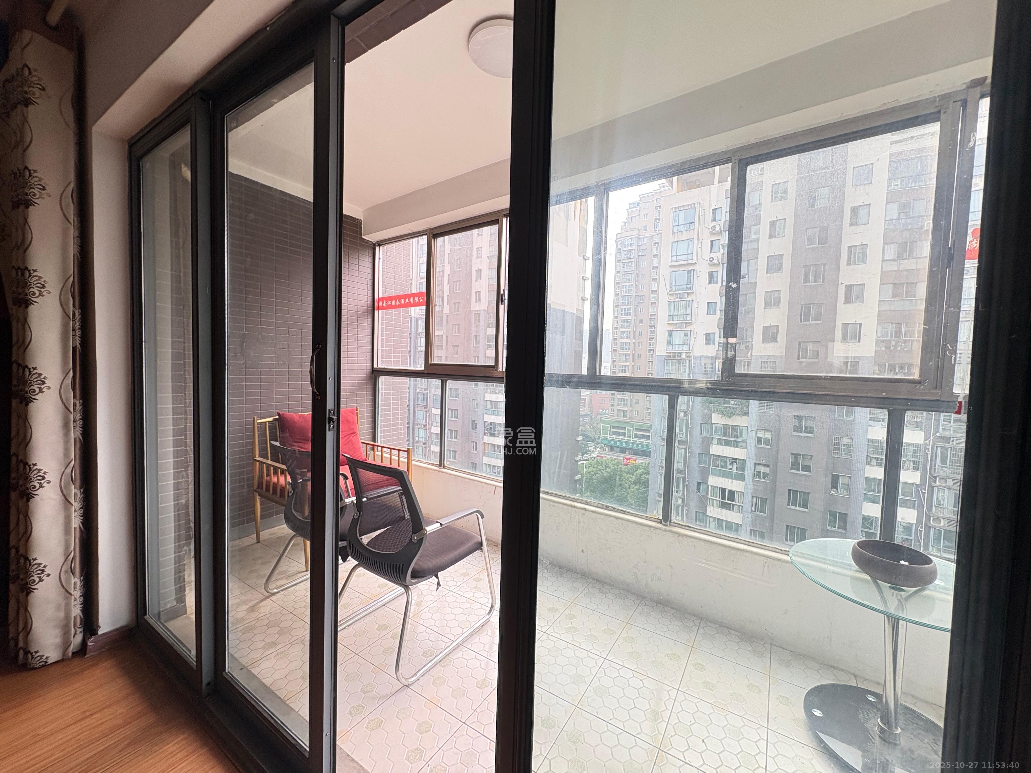 西子花苑  4室2厅2卫    3300.0元/月室内图