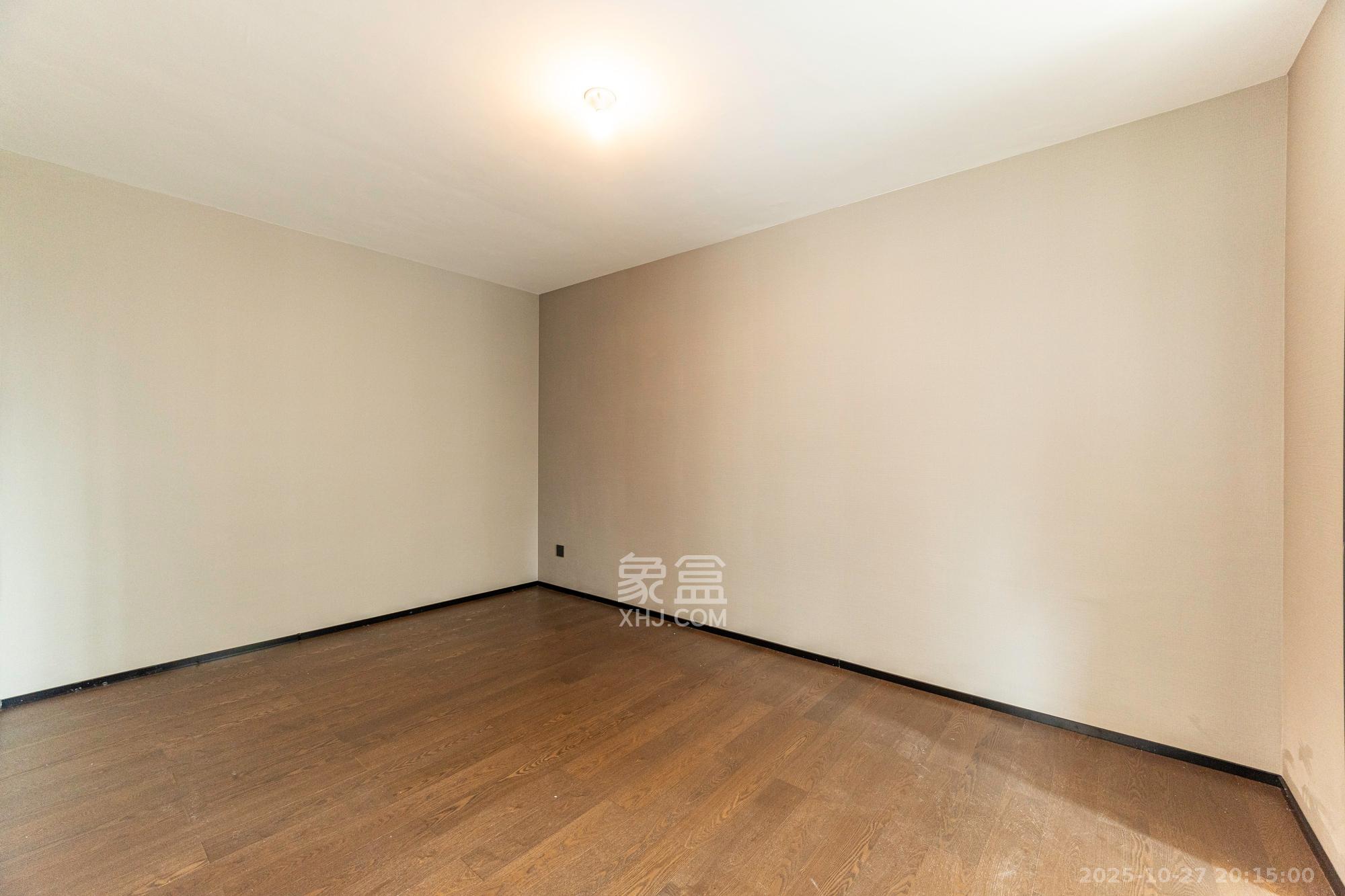 万科松湖天地  4室2厅3卫    465.0万 万科松湖天地  4室2厅3卫    465.0万其他