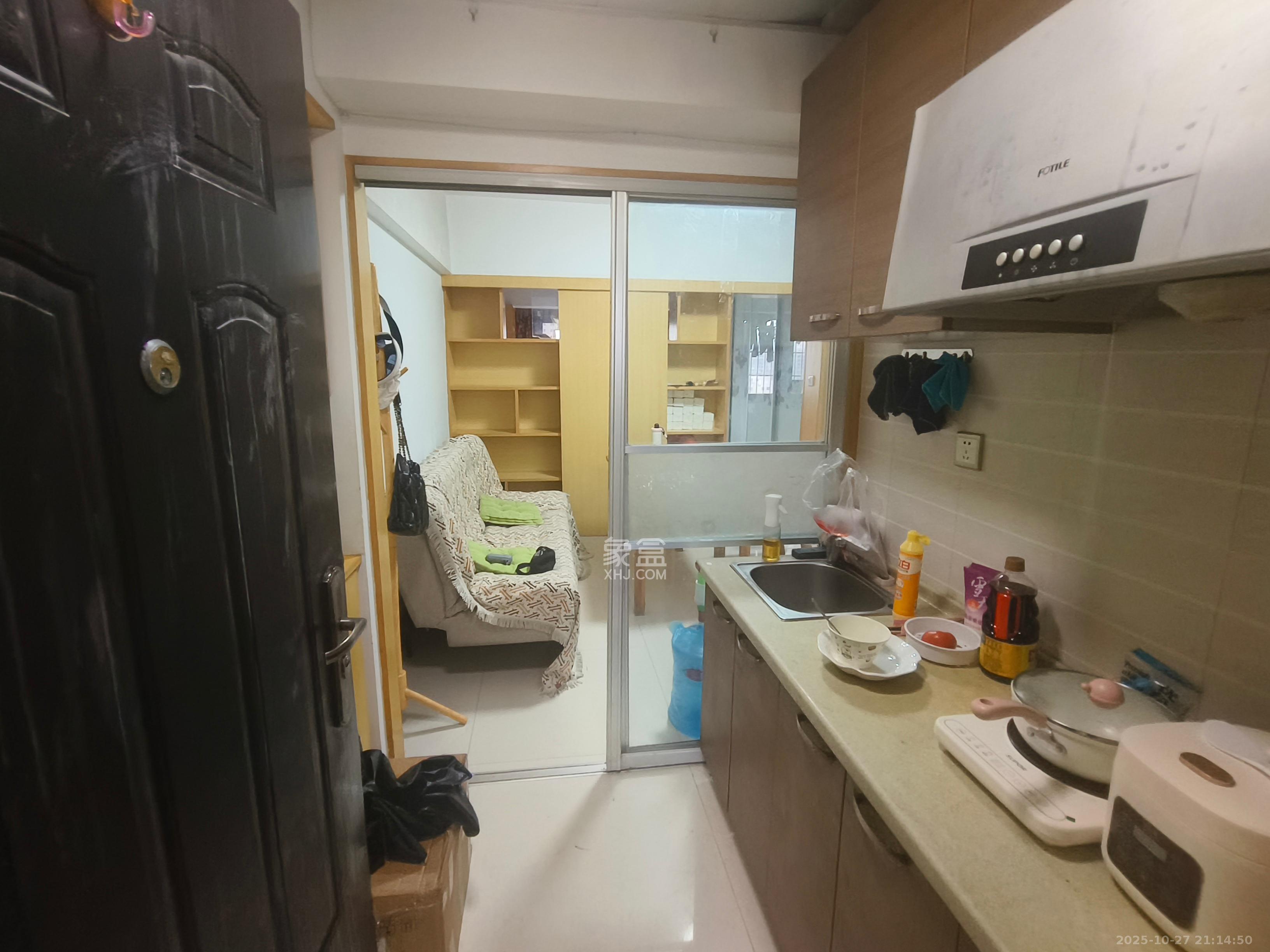 玛依拉山庄  1室1厅1卫    1600.0元/月 玛依拉山庄  1室1厅1卫    1600.0元/月室内图