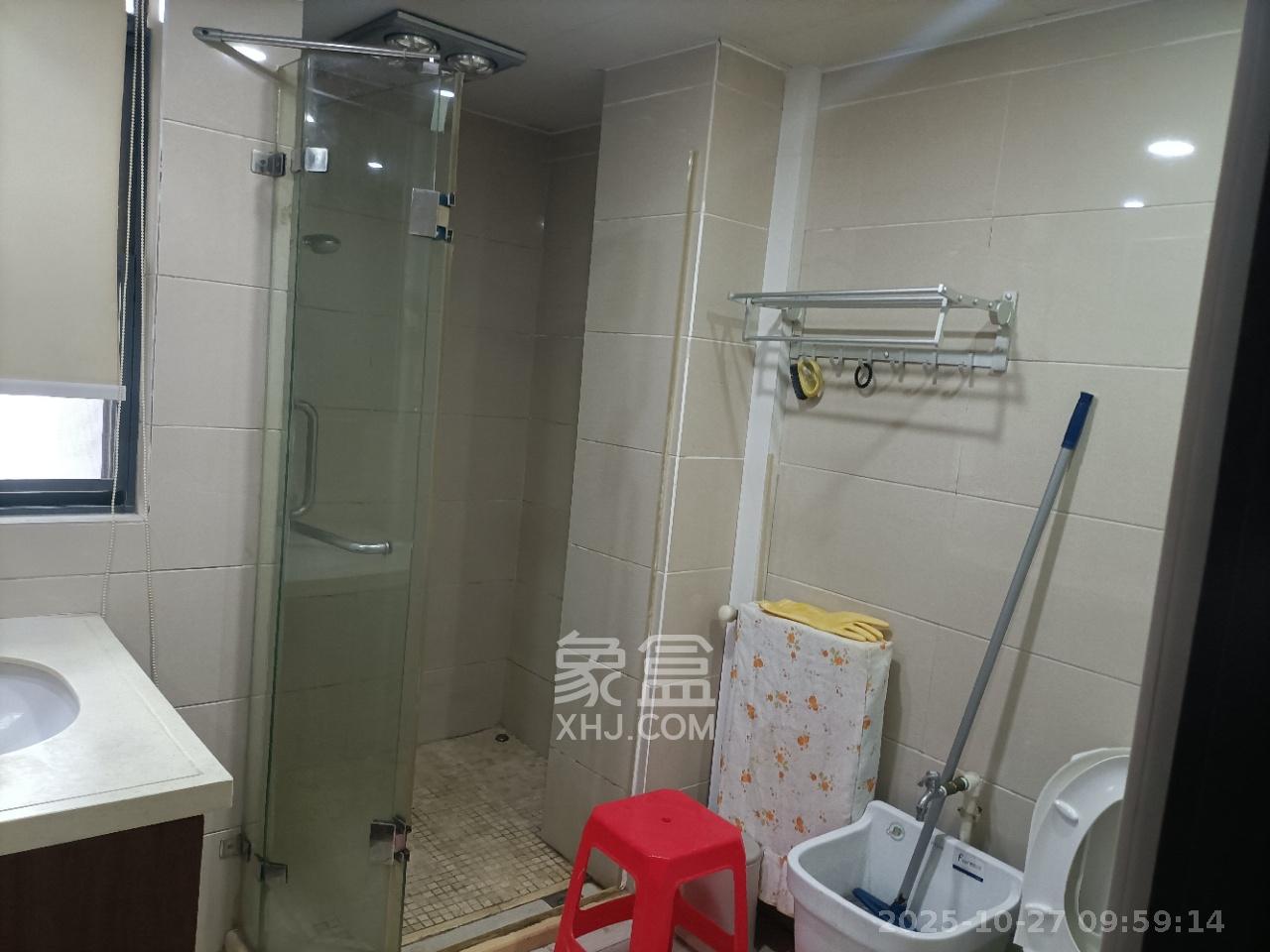 公园9号  2室1厅1卫    2600.0元/月室内图