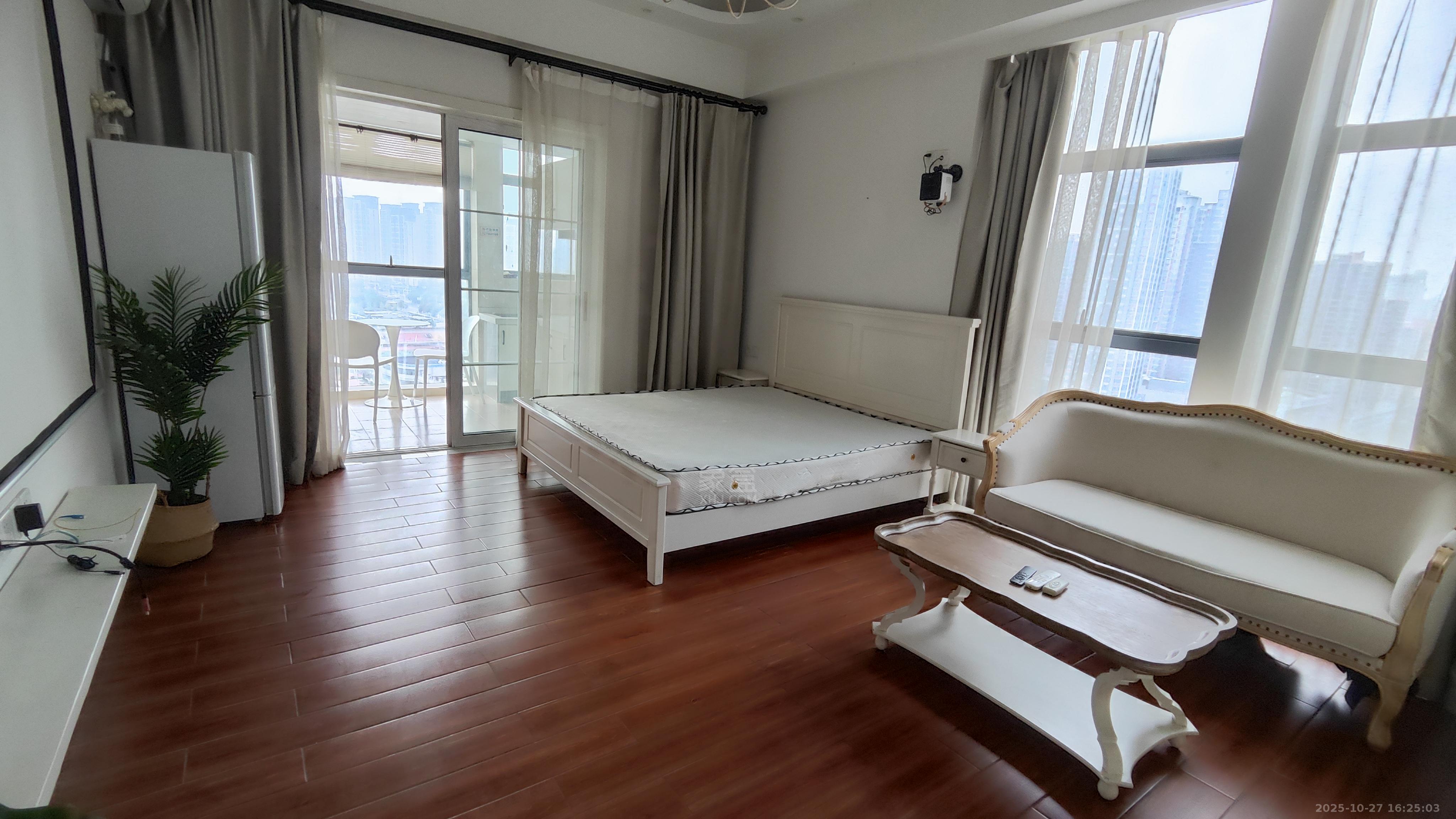 流金岁月-华晨国际 1室1厅1卫 1400.0元/月 流金岁月-华晨国际 1室1厅1卫 1400.0元/月室内图