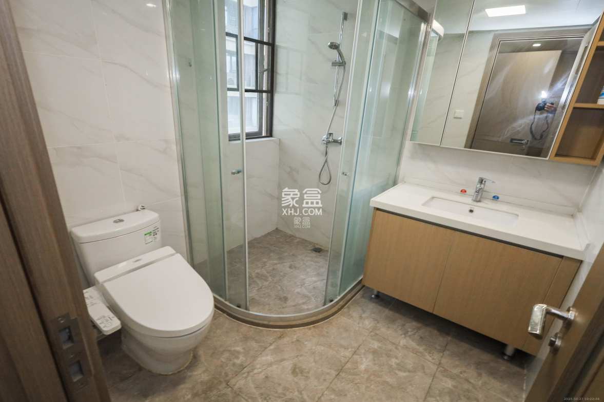 招商华发依云曦城 4室2厅2卫 168.0万 招商华发依云曦城 4室2厅2卫 168.0万卫生间