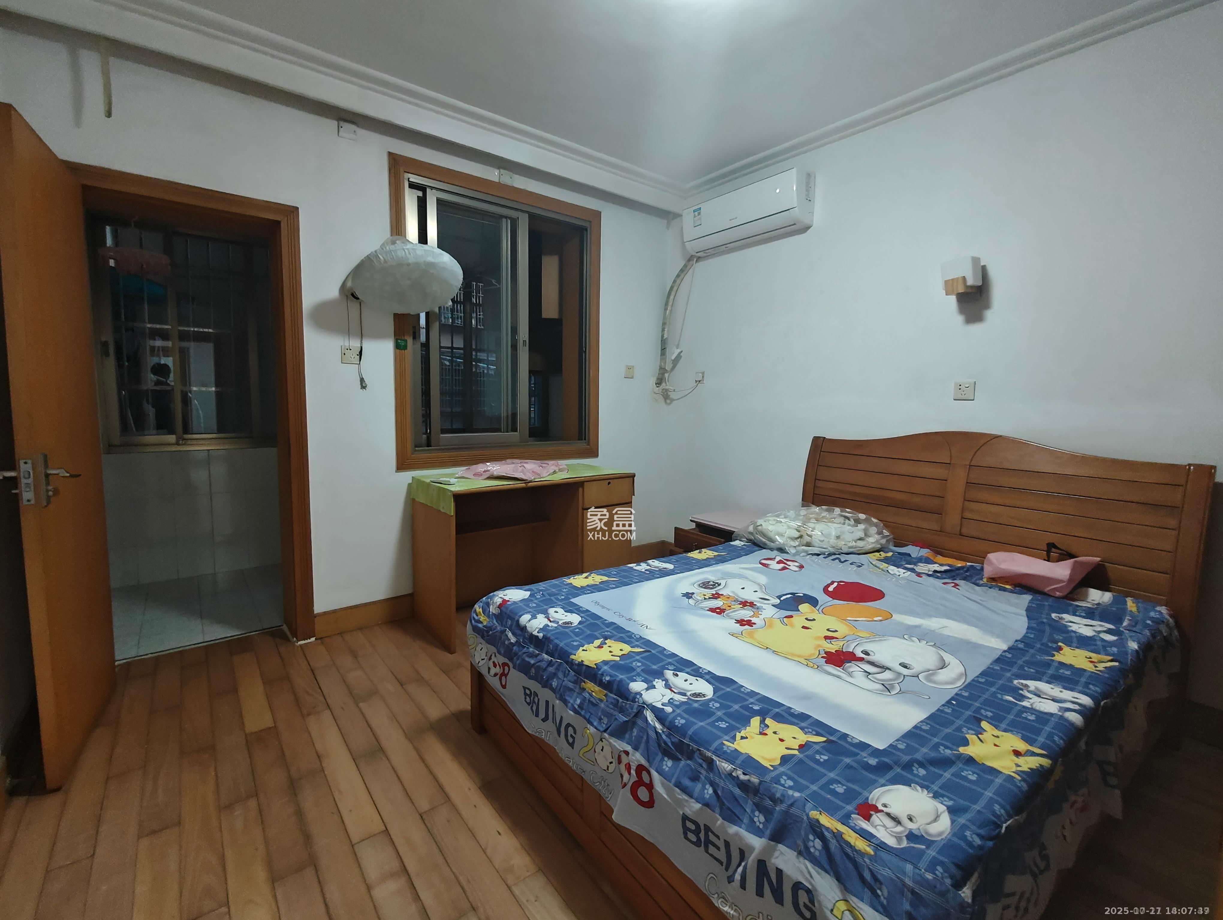 文华商住楼  3室2厅2卫    2800.0元/月室内图