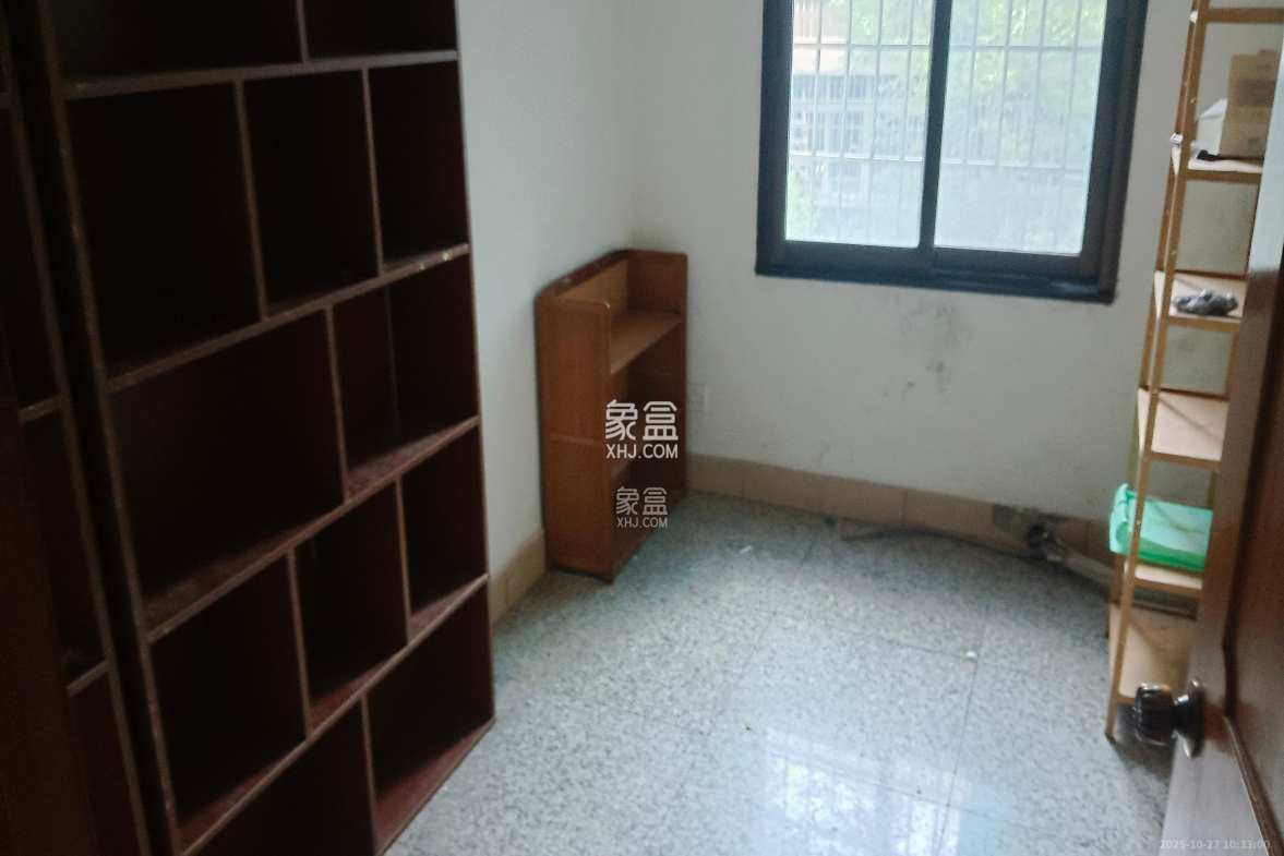 长钢宿舍小区 3室2厅1卫 1800.0元/月 长钢宿舍小区 3室2厅1卫 1800.0元/月室内图