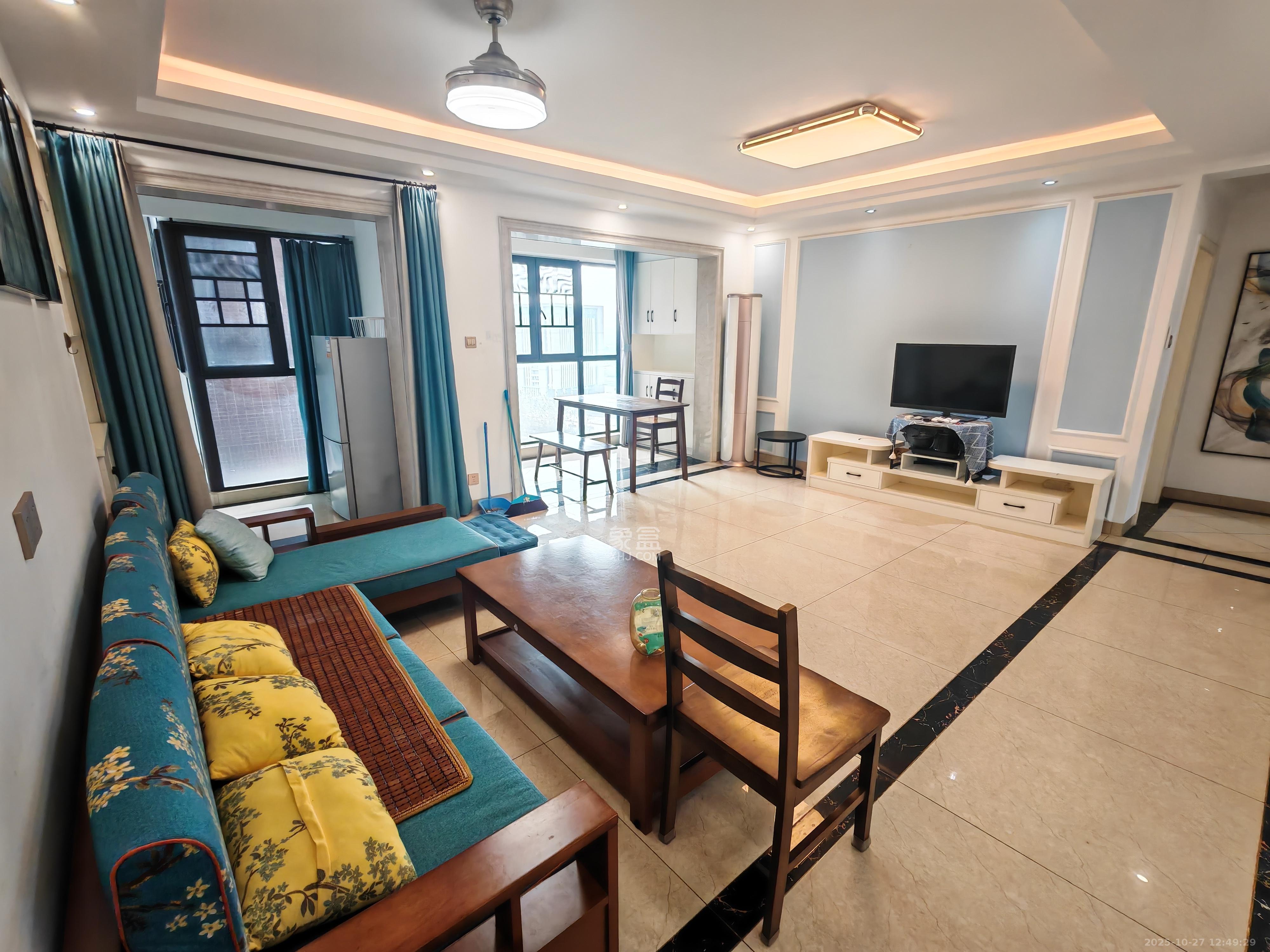 中冶中央公园  3室2厅1卫    2900.0元/月室内图