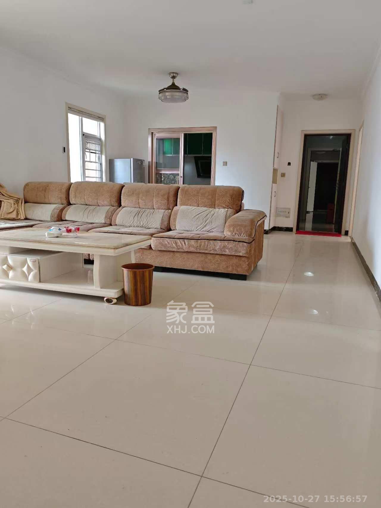 米兰春天  4室2厅1卫    2000.0元/月 米兰春天  4室2厅1卫    2000.0元/月