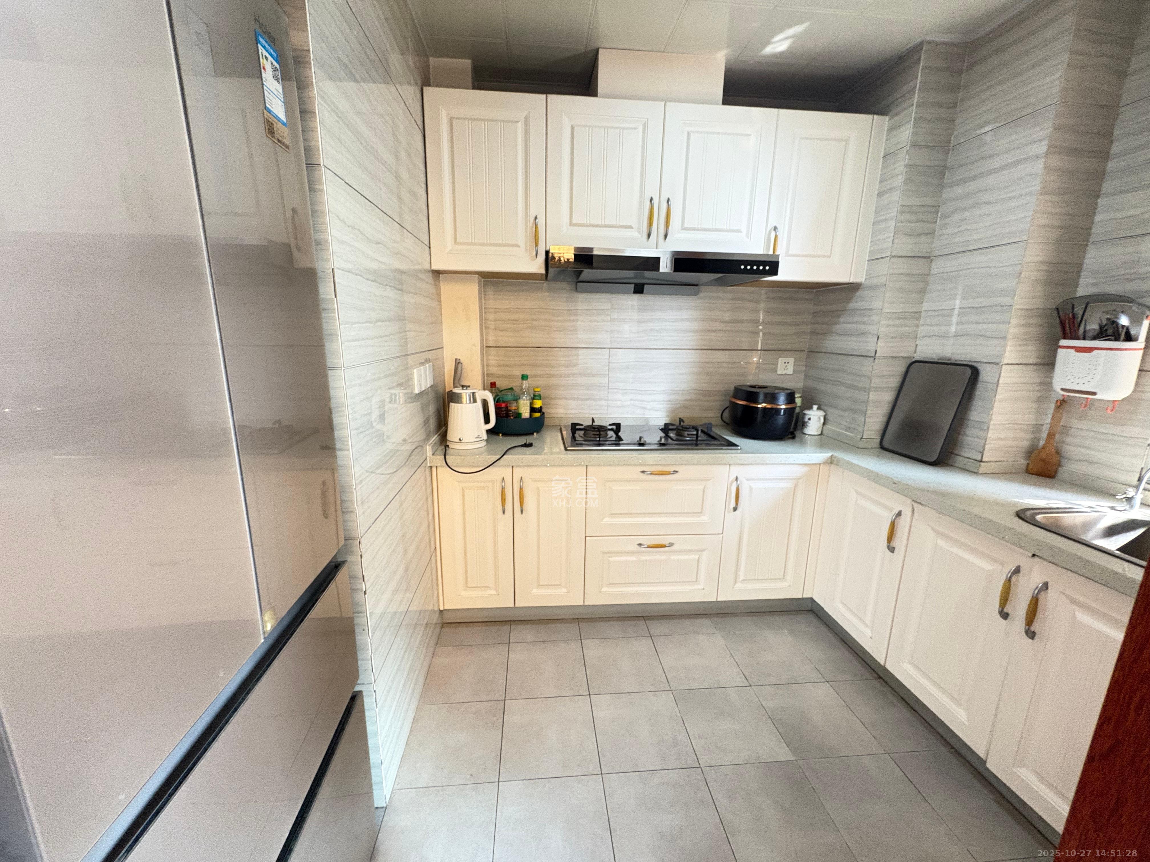 山水湾  4室2厅2卫    2300.0元/月 山水湾  4室2厅2卫    2300.0元/月室内图