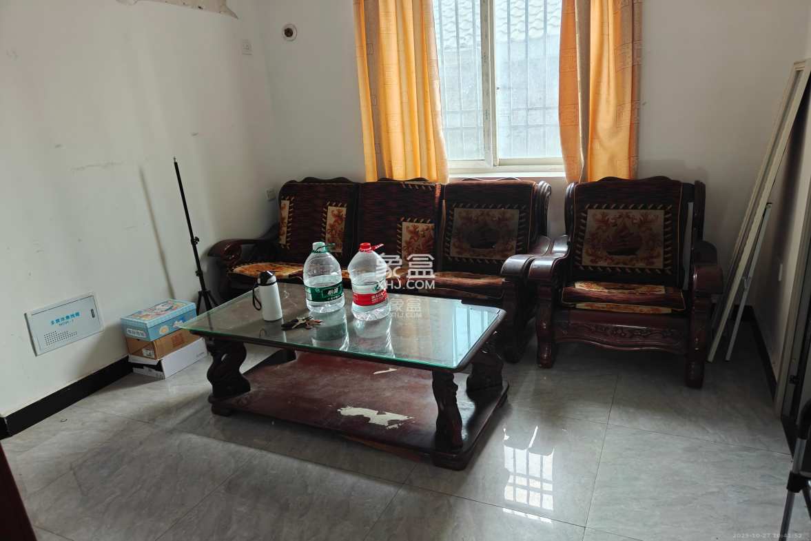 光裕里(光裕里巷电梯厂宿舍) 1室0厅0卫 1600.0元/月 光裕里(光裕里巷电梯厂宿舍) 1室0厅0卫 1600.0元/月室内图