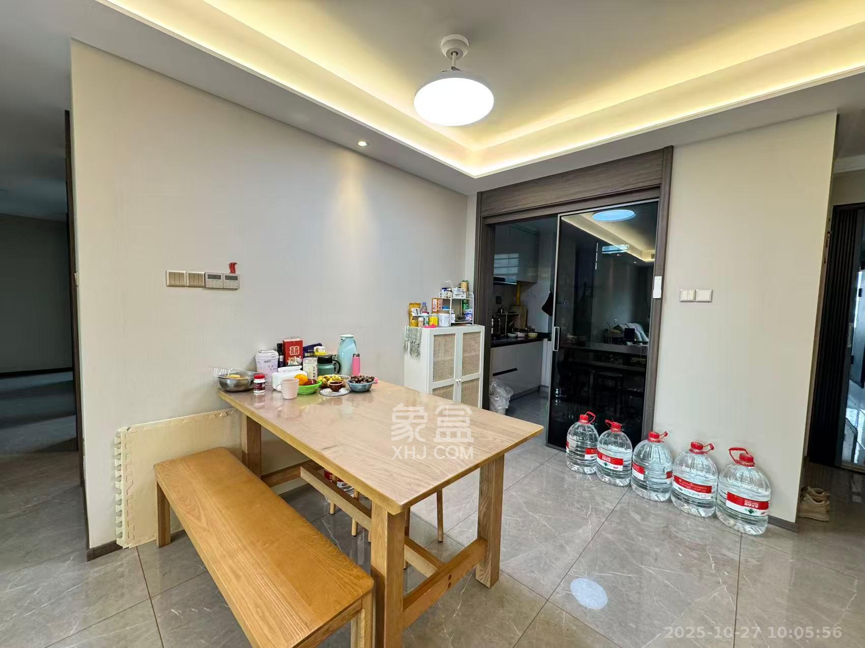 龙湖春江天曜一期  4室2厅2卫    4800.0元/月 龙湖春江天曜一期  4室2厅2卫    4800.0元/月室内图