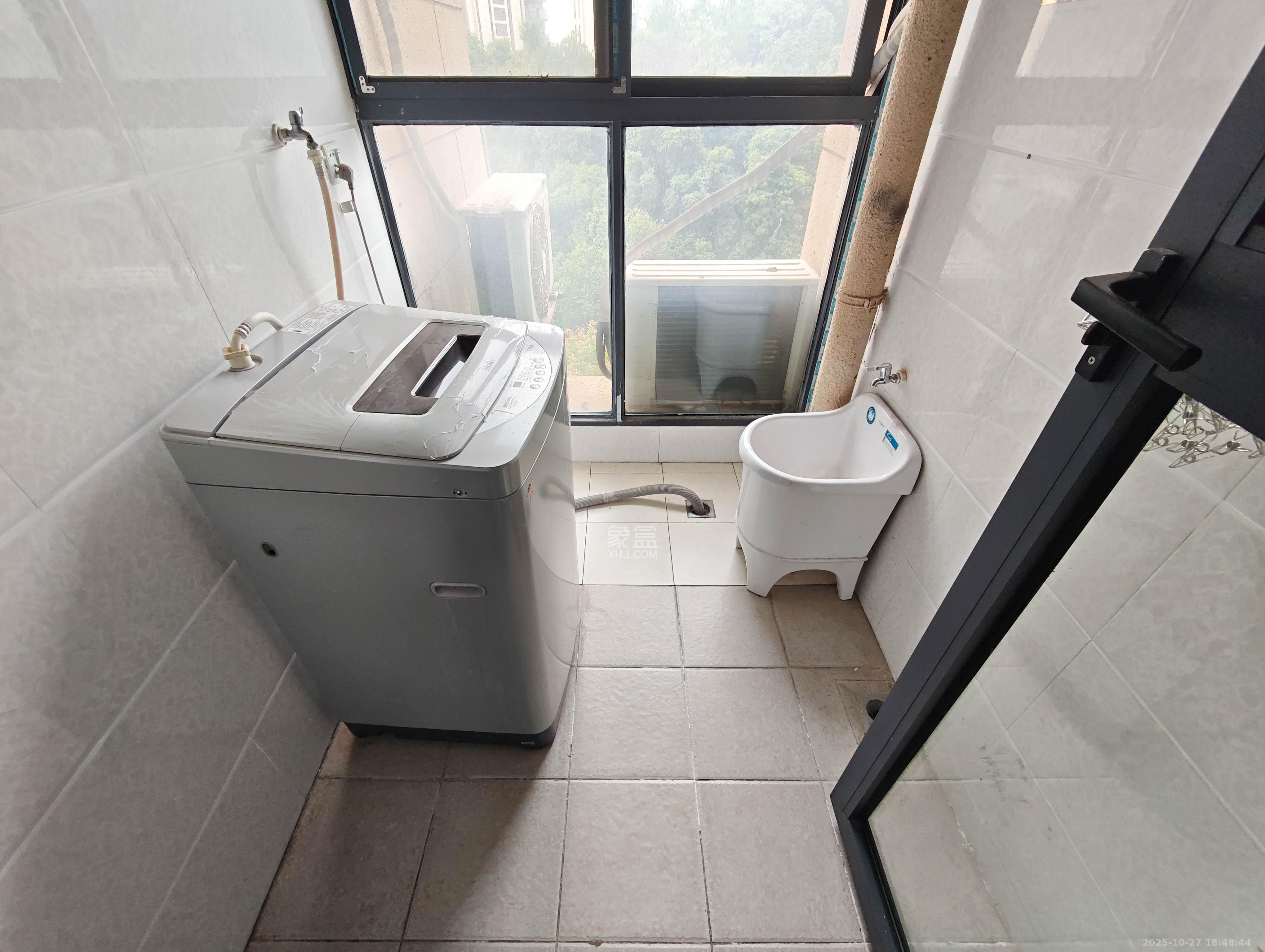 保利城（中航城国际社区、郡原美村）  2室2厅1卫    59.0万阳台