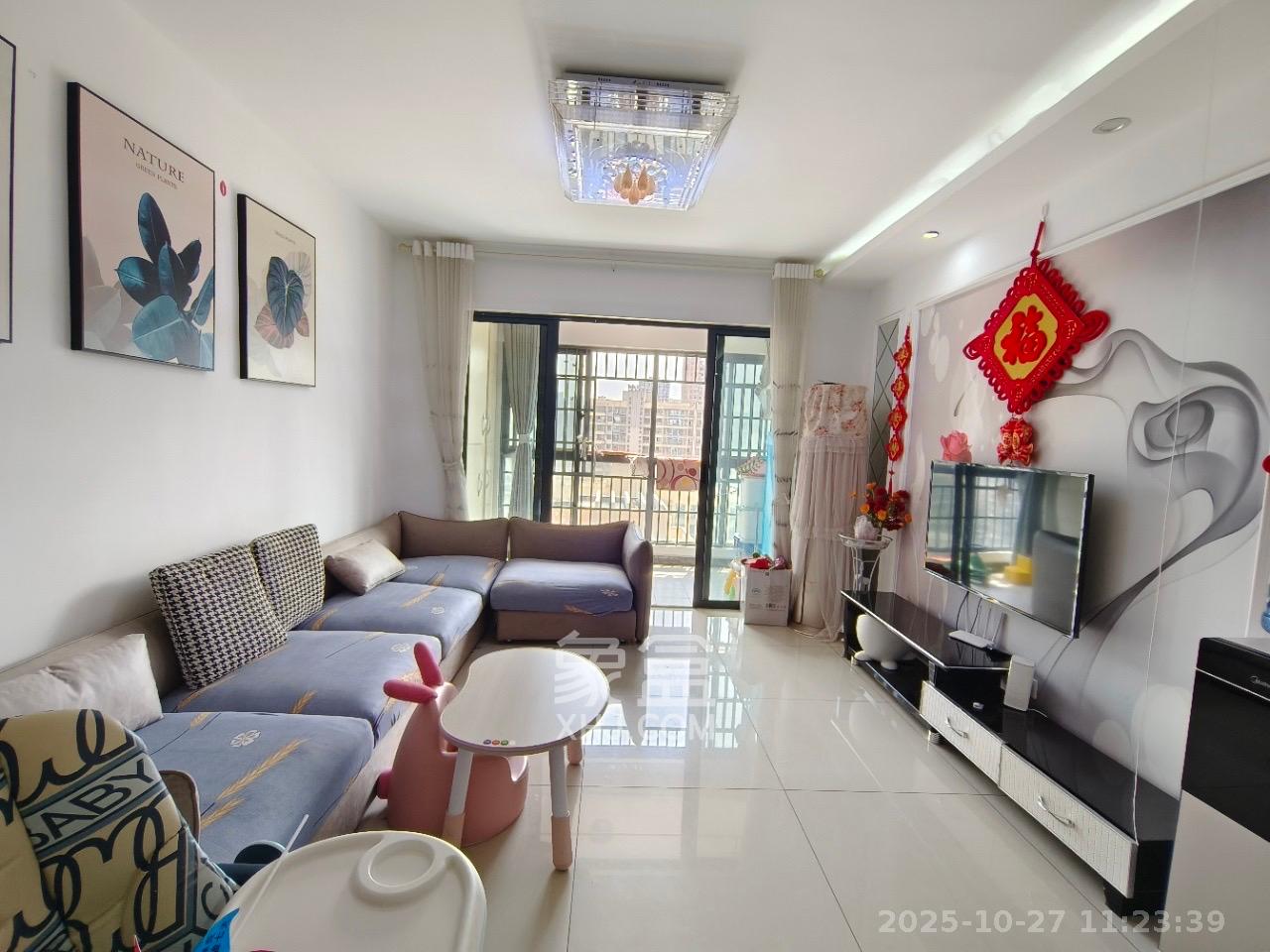 勤诚达新界  1室2厅1卫    1800.0元/月室内图