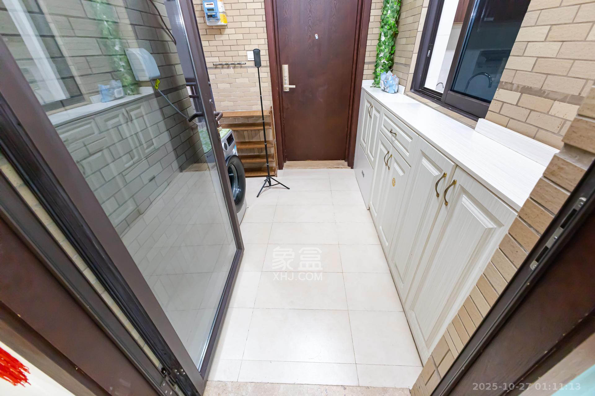 时代倾城一期  2室2厅1卫    59.8万阳台