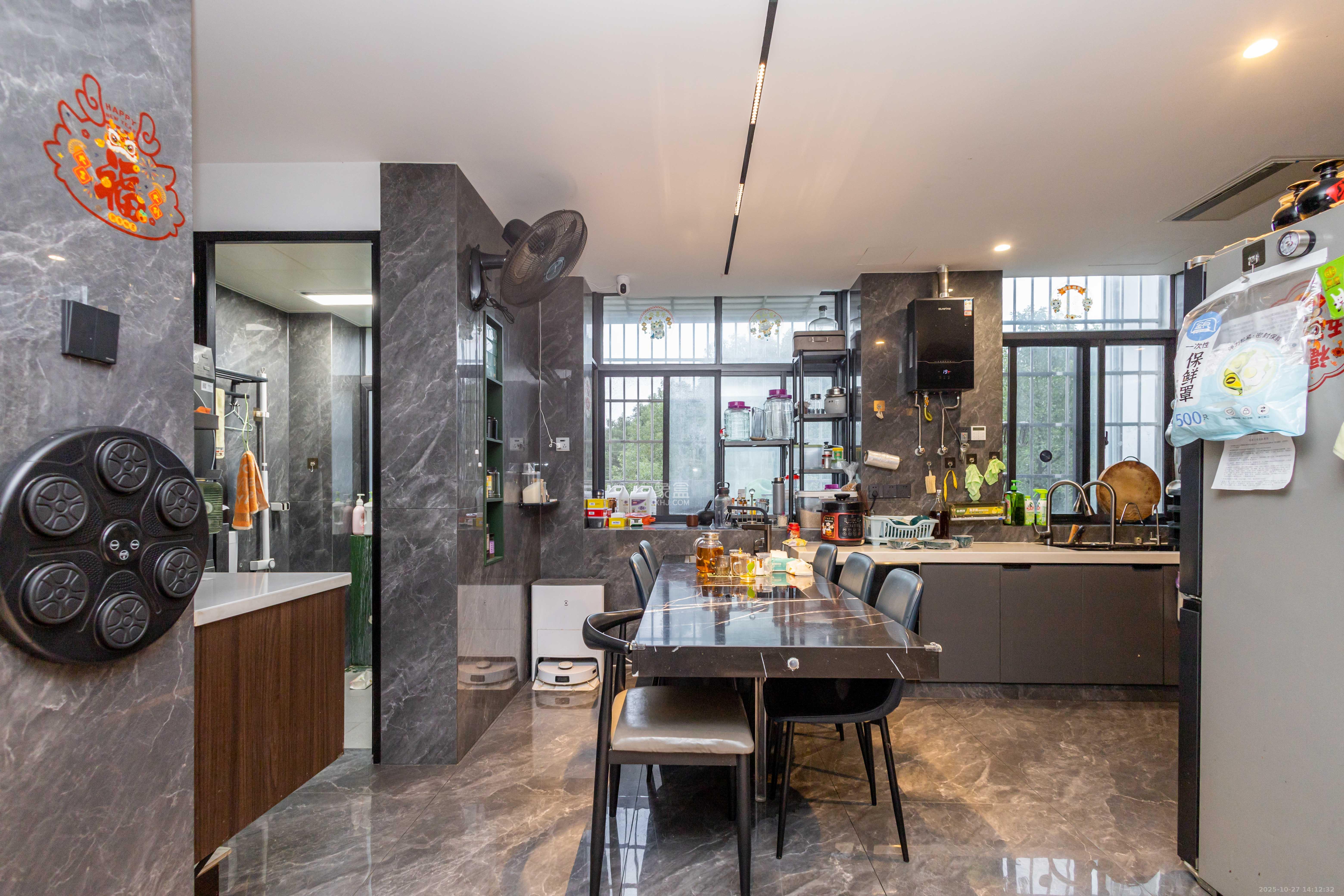 滨湖小区（湖南农业大学）  4室2厅2卫    98.0万客厅