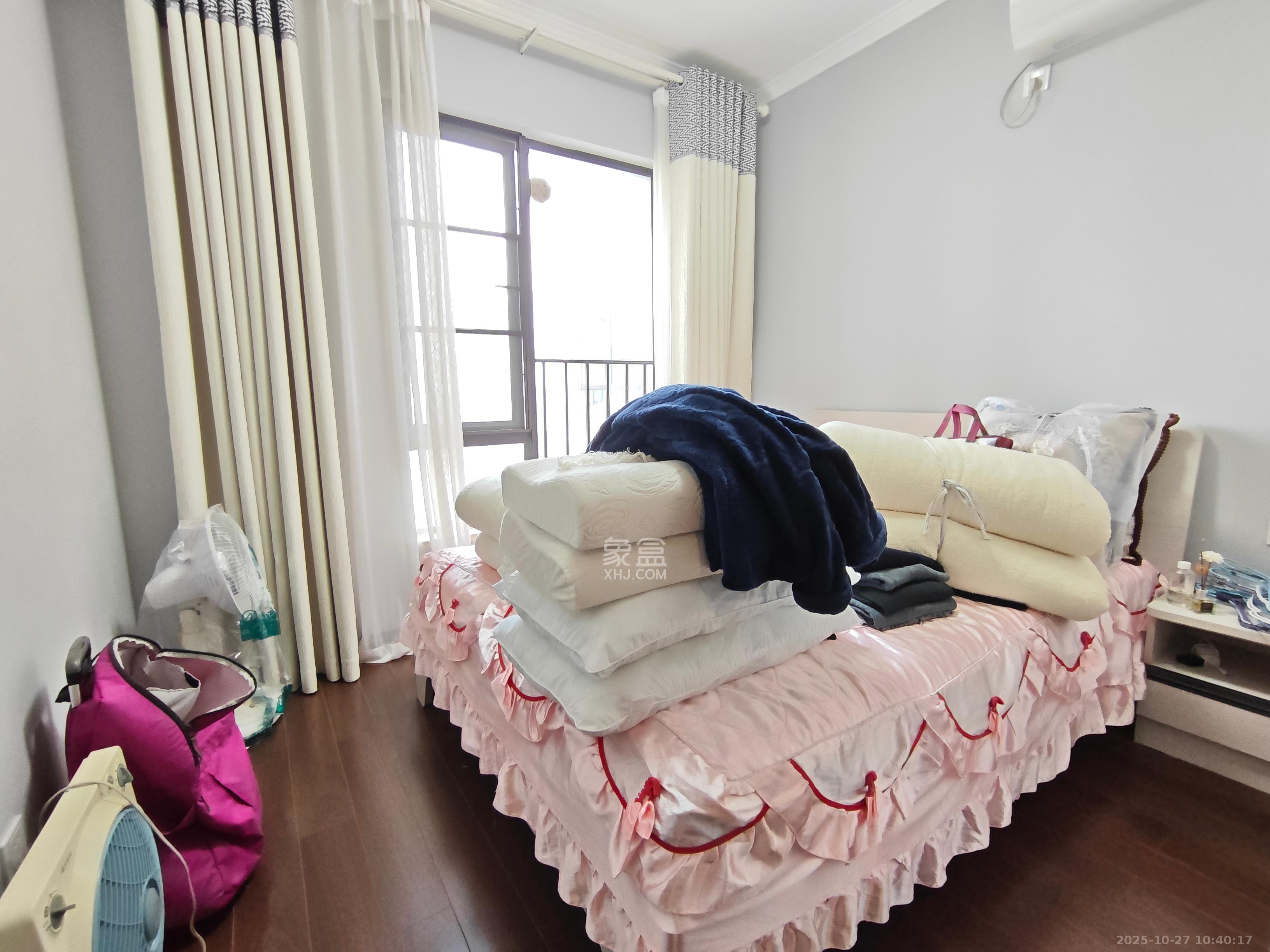 万科里金域国际  3室2厅2卫    3500.0元/月室内图