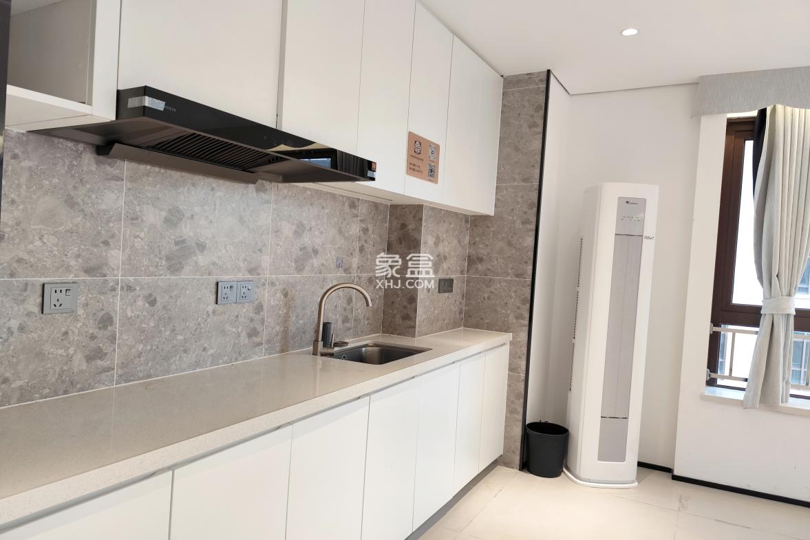 海航豪庭南苑  2室2厅2卫    4500.0元/月 海航豪庭南苑  2室2厅2卫    4500.0元/月室内图1