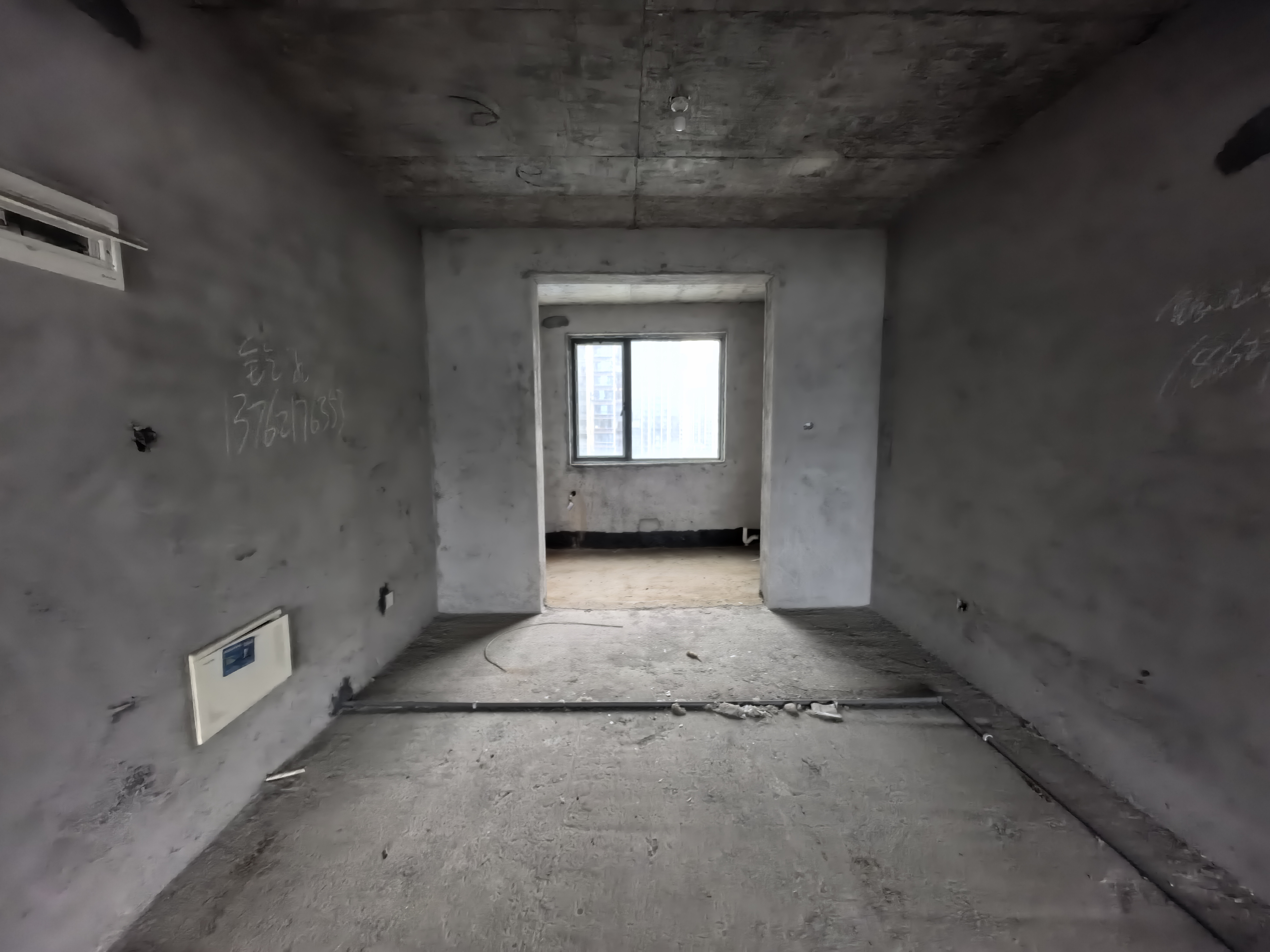 山水印象澜庭 4室2厅2卫 135.0万 山水印象澜庭 4室2厅2卫 135.0万客厅