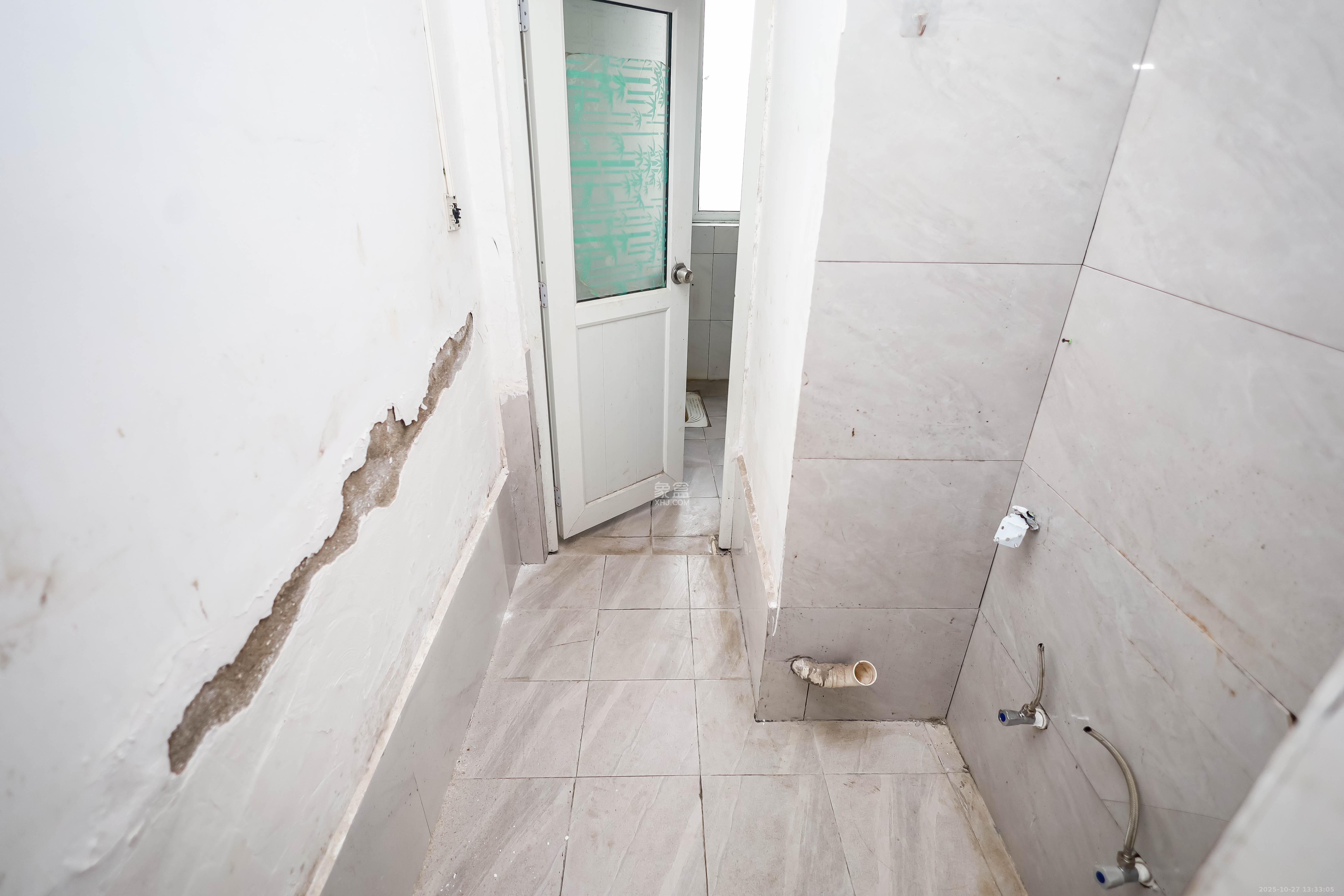 天麓尚层  4室2厅2卫    108.0万卫生间