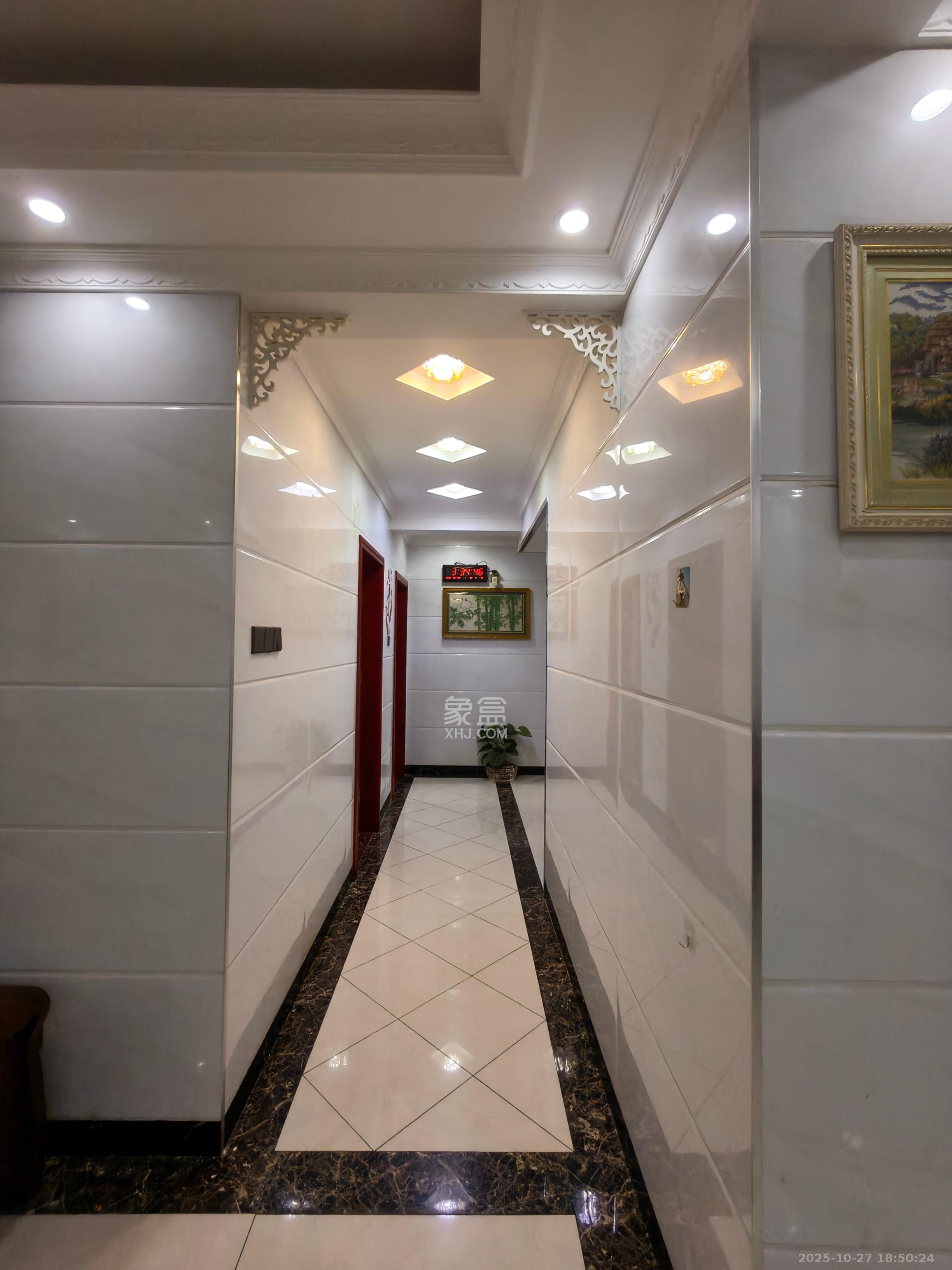 星城新宇黎锦苑 3室2厅2卫 2600.0元/月 星城新宇黎锦苑 3室2厅2卫 2600.0元/月室内图